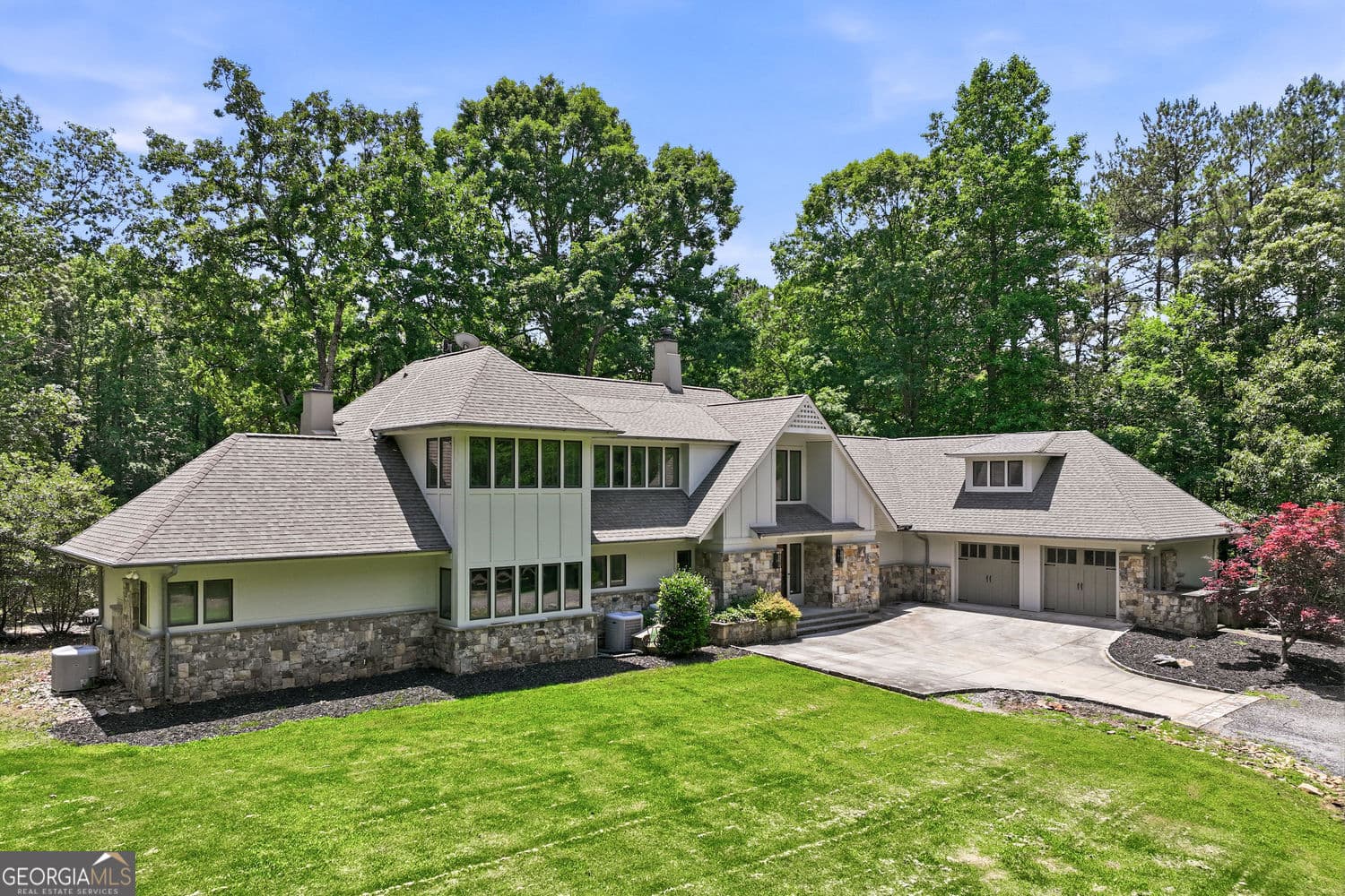 5 bedroom, 4.5 bathroom, 7,552 sq ft single family residence for rent at 3735 Smithtown Road, Suwanee, GA 30024 for $7,500 a month — photo 3