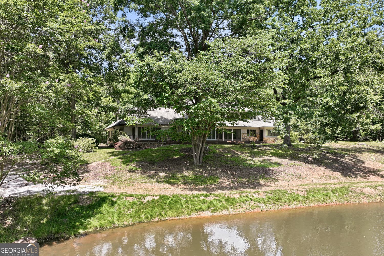 5 bedroom, 4.5 bathroom, 7,552 sq ft single family residence for rent at 3735 Smithtown Road, Suwanee, GA 30024 for $7,500 a month — photo 5