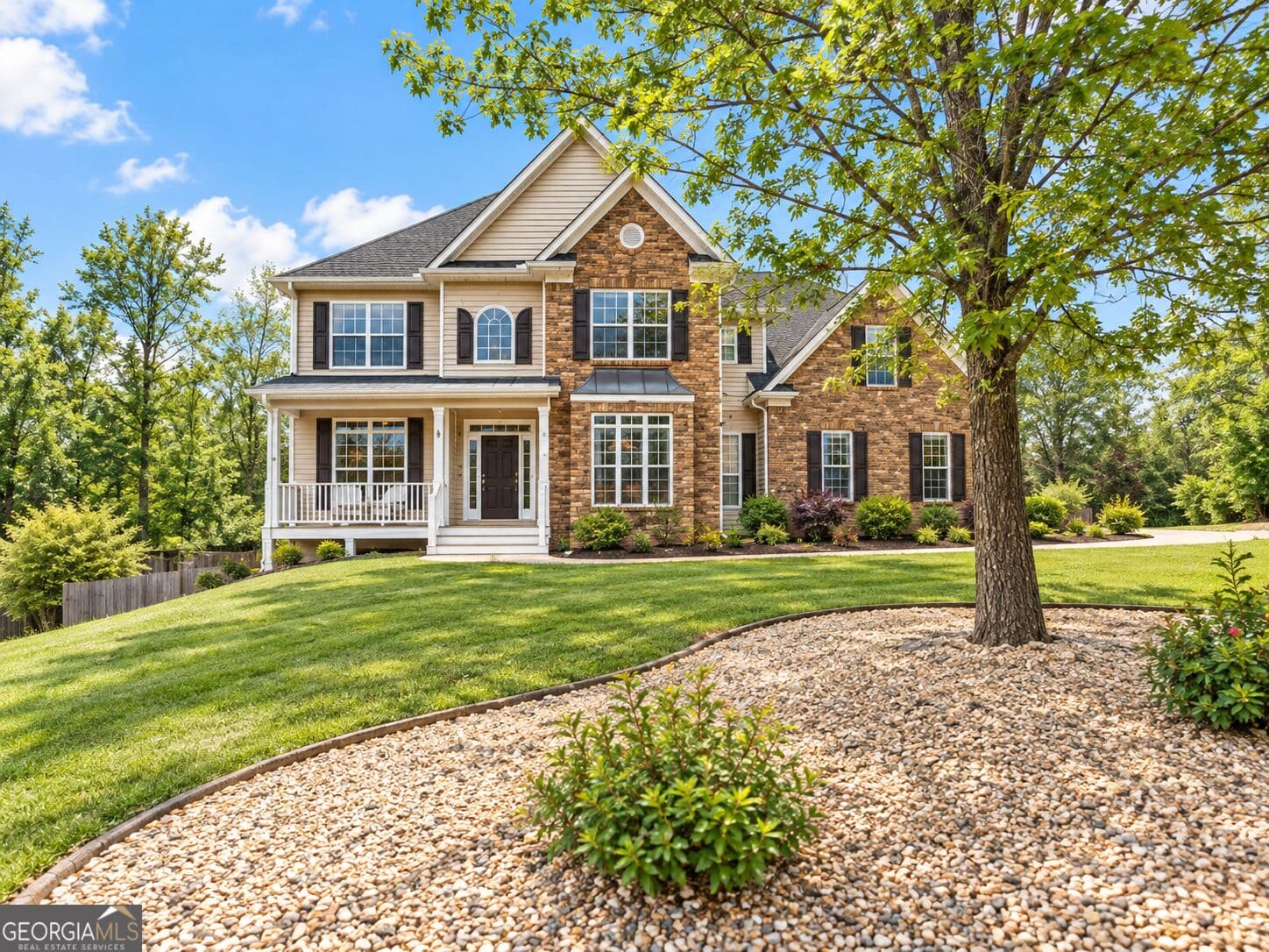 5 bedroom, 4.5 bathroom, 4,395 sq ft single family residence for sale at 25 Barbara Court, Fayetteville, GA 30215 — photo 1 of 27