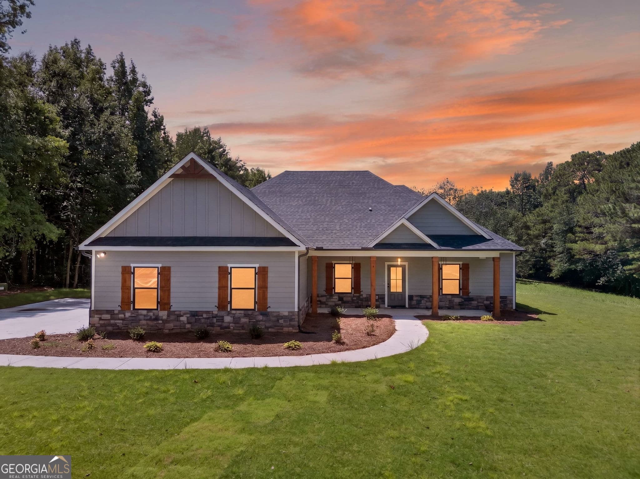 4 bedroom, 2.5 bathroom, 2,356 sq ft single family residence under contract at 1960 North Highway 100, Waco, GA 30182 — photo 2