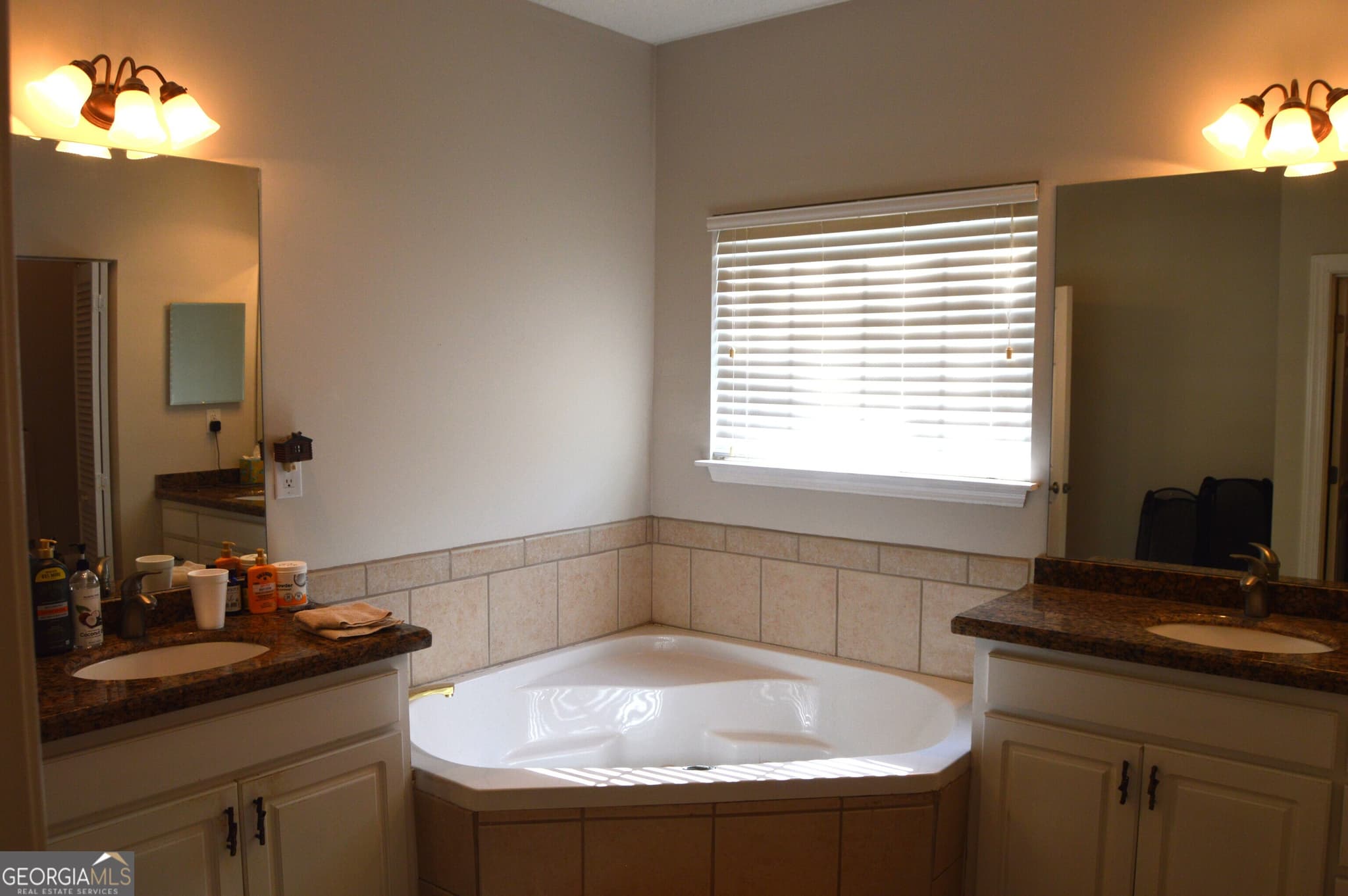 2 bedroom, 2 bathroom, 1,496 sq ft condominium under contract at 20 Gleneagle Court 102A, Clayton, GA 30525 — photo 8