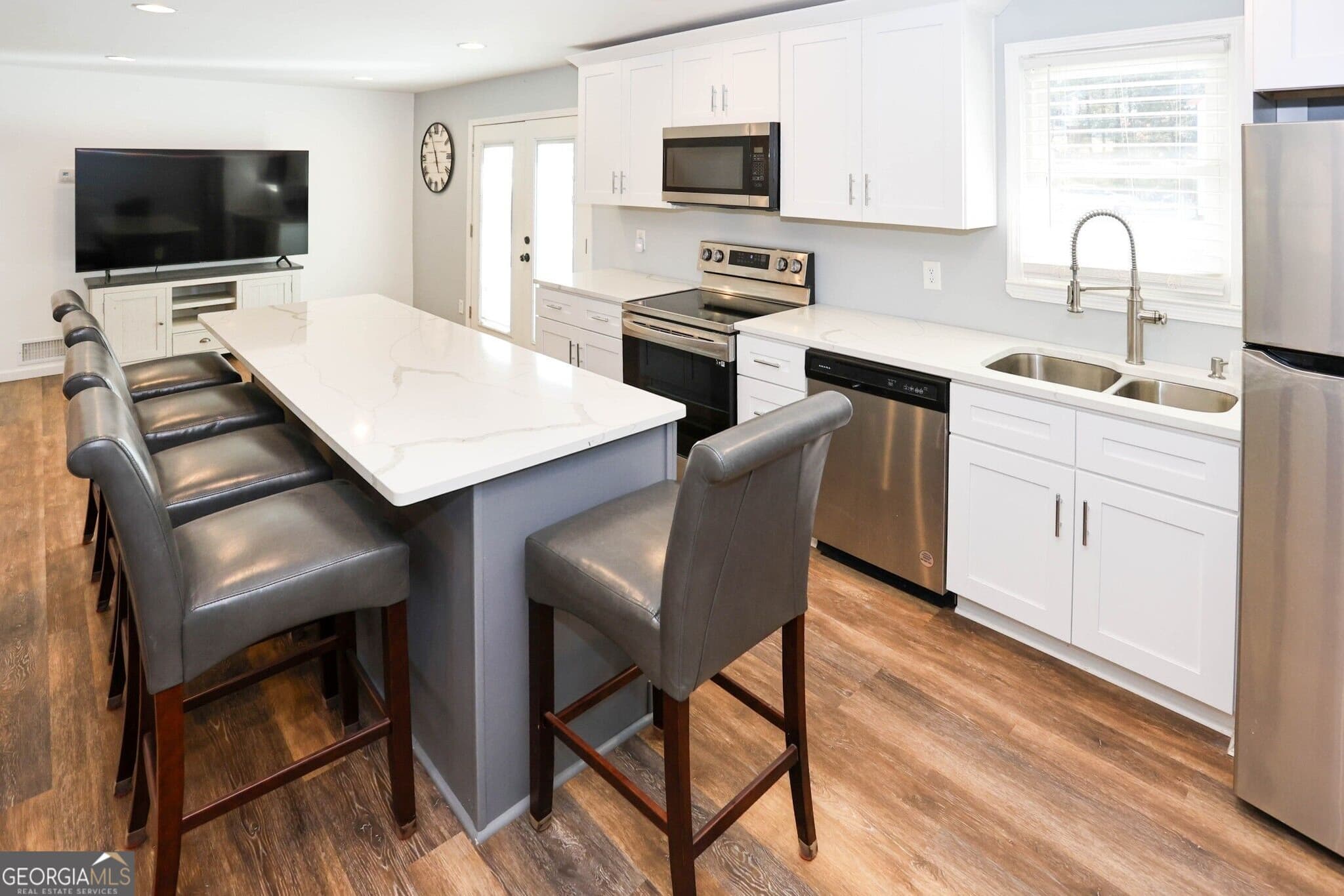 3 bedroom, 2 bathroom, 1,550 sq ft single family residence for rent at 6157 Orville Drive MAIN, Flowery Branch, GA 30542 for $2,000 a month — photo 9