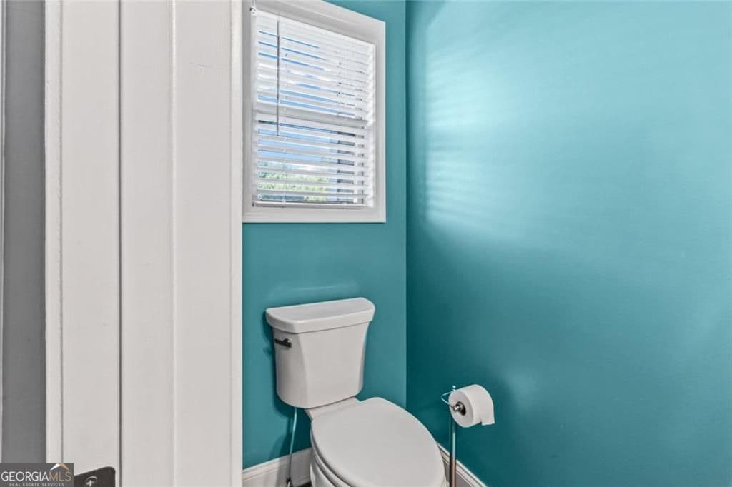 4 bedroom, 3 bathroom, 2,387 sq ft single family residence for sale at 173 Dawson Manor Drive, Dawsonville, GA 30534 — photo 6