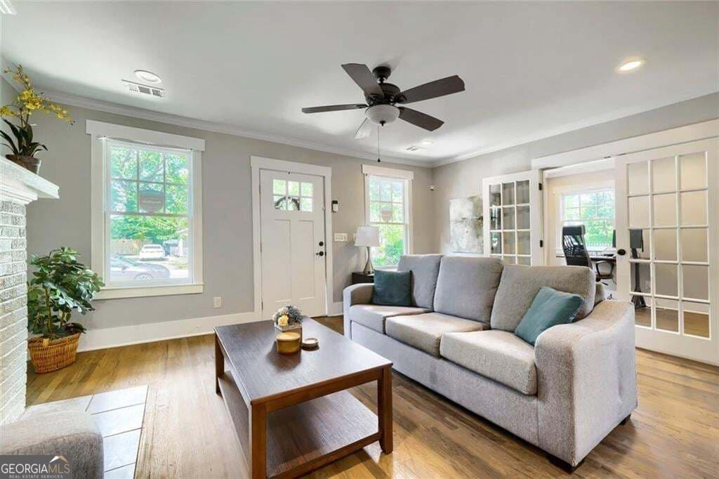 3 bedroom, 2 bathroom, 1,367 sq ft single family residence for sale at 654 Gillette Avenue, Atlanta, GA 30310 — photo 6