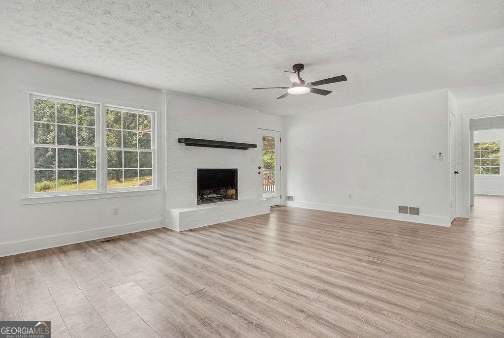 4 bedroom, 3 bathroom, 2,407 sq ft single family residence for sale at 1201 Pleasant Hill Road, Bogart, GA 30622 — photo 6