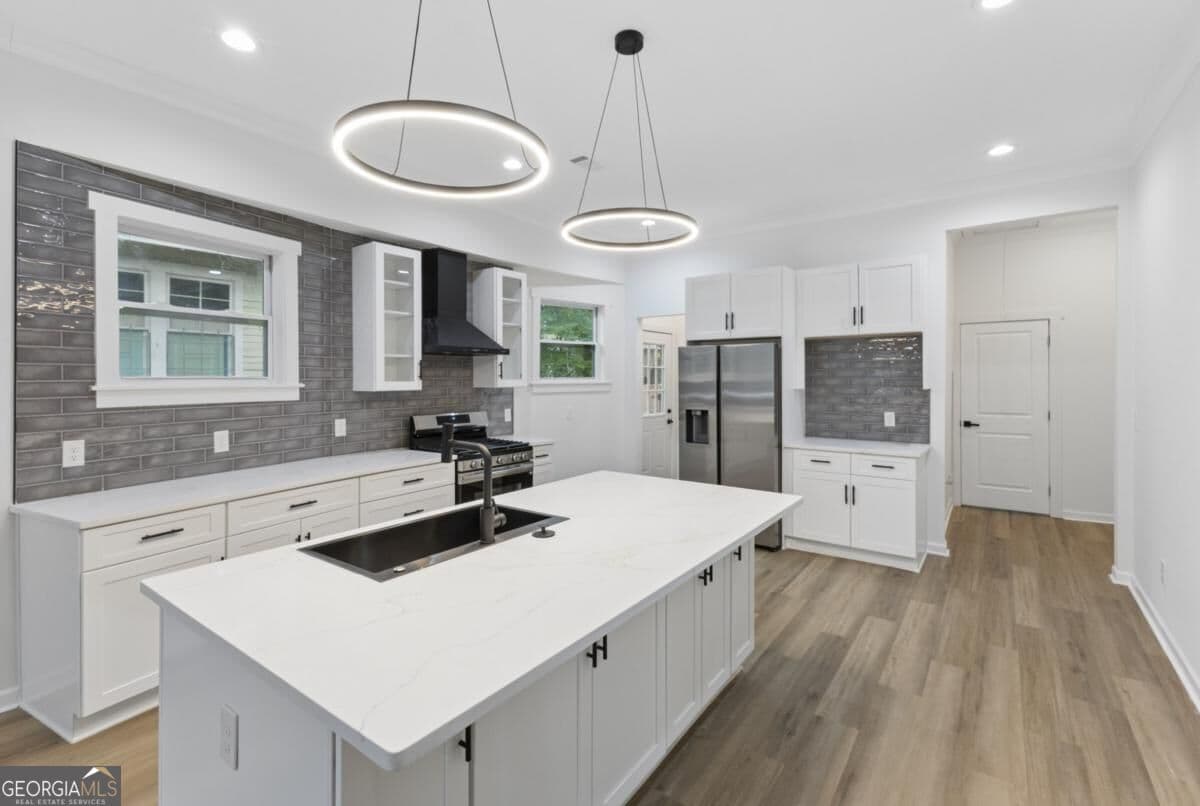 4 bedroom, 3 bathroom, 1,903 sq ft single family residence for sale at 1430 Fairbanks Street, Atlanta, GA 30310 — photo 6