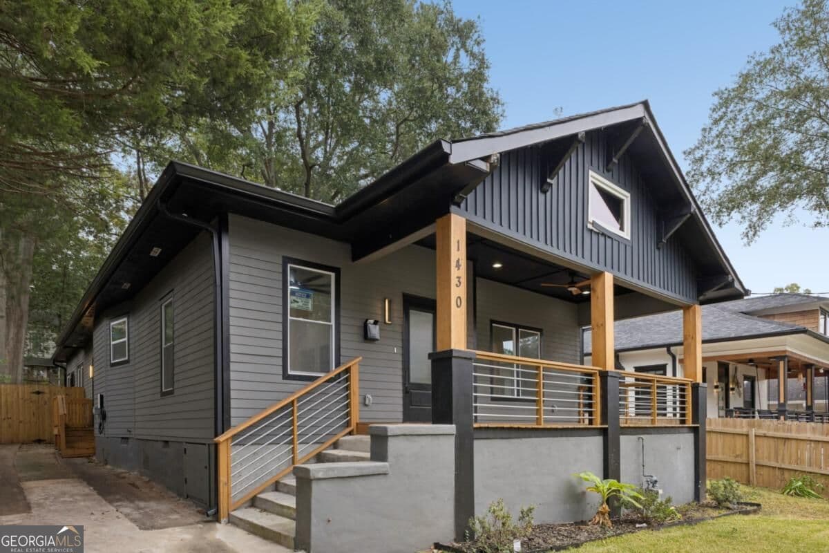 4 bedroom, 3 bathroom, 1,903 sq ft single family residence for sale at 1430 Fairbanks Street, Atlanta, GA 30310 — photo 1 of 29