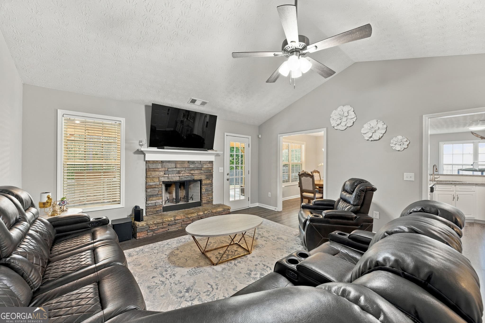 3 bedroom, 2 bathroom, 1,397 sq ft single family residence for sale at 170 Vintage Drive, Covington, GA 30014 — photo 6