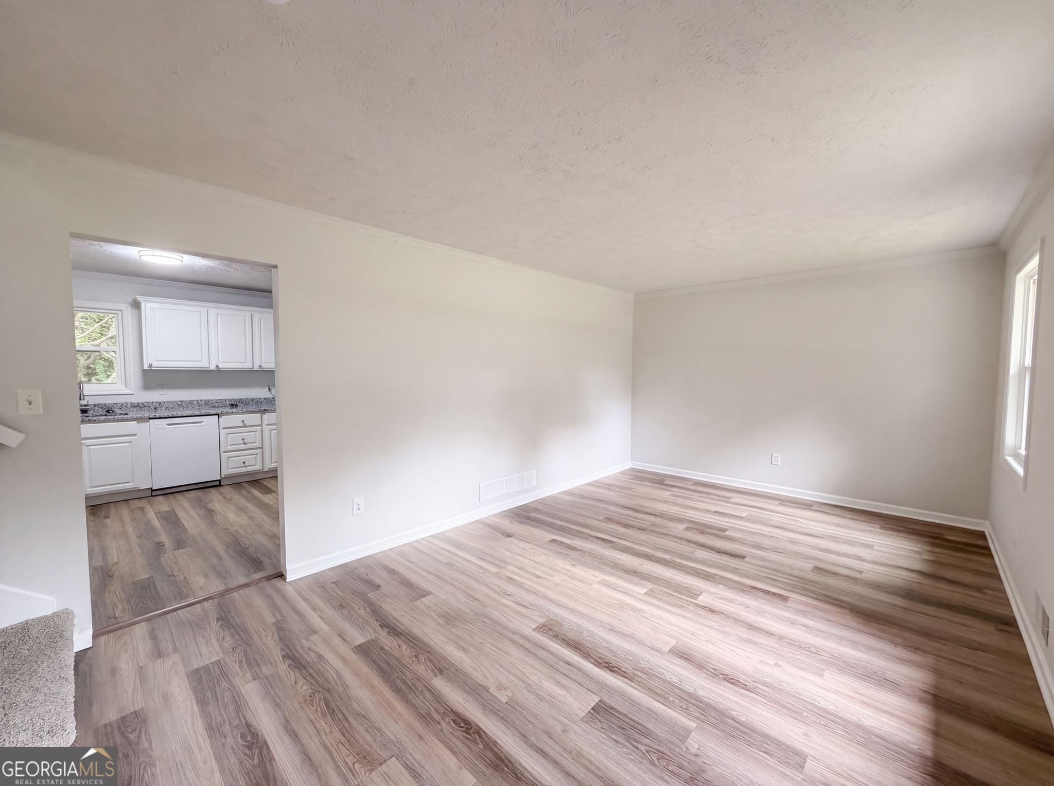 3 bedroom, 2 bathroom, 1,495 sq ft single family residence for sale at 3691 Lavilla Drive, Powder Springs, GA 30127 — photo 3