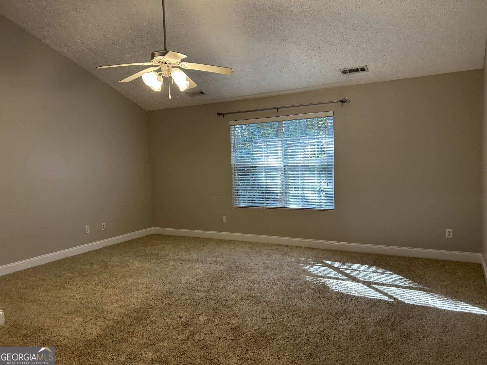 2 bedroom, 2.5 bathroom, 1,450 sq ft condominium for rent at 24 Intown Place, Fayetteville, GA 30214 for $1,595 a month — photo 4