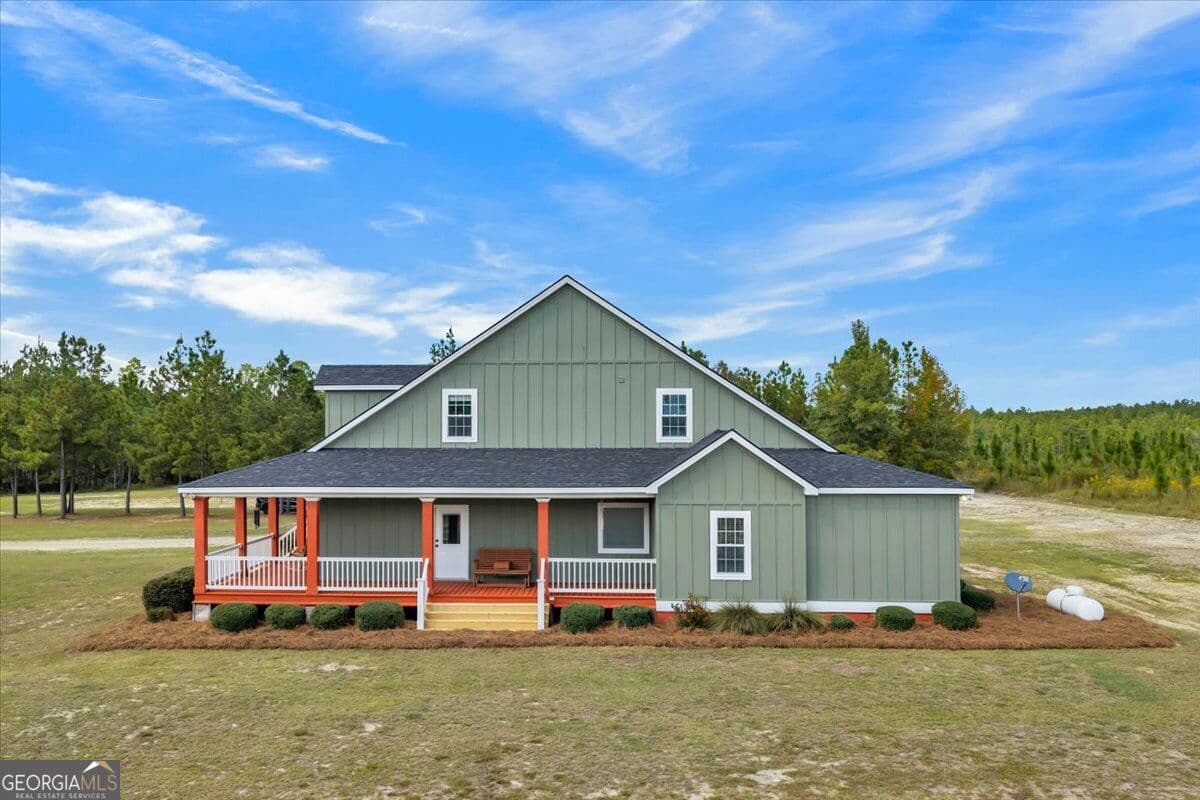 6 bedroom, 3.5 bathroom, 3,434 sq ft single family residence for sale at 2700 Bear Creek Road, Tarrytown, GA 30470 — photo 10