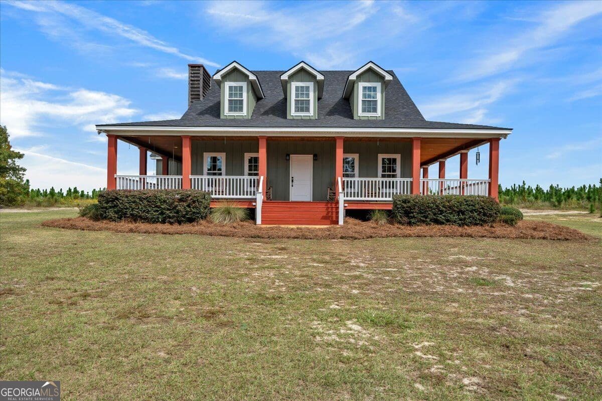 6 bedroom, 3.5 bathroom, 3,434 sq ft single family residence for sale at 2700 Bear Creek Road, Tarrytown, GA 30470 — photo 4