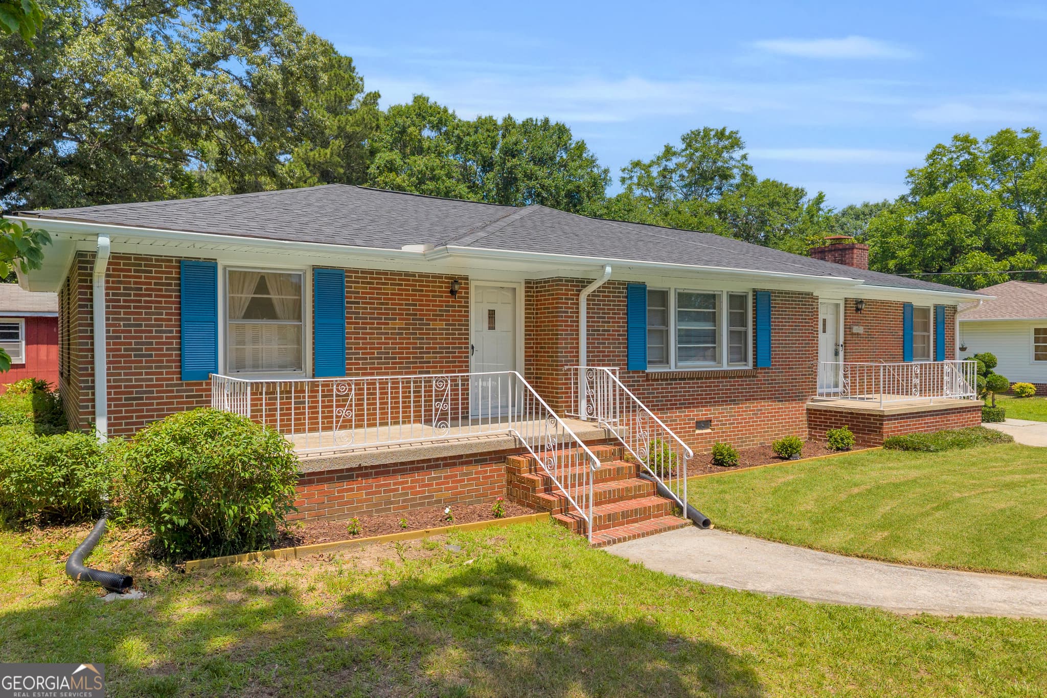 3 bedroom, 3 bathroom, 1,898 sq ft single family residence for sale at 128 Smith Street, Hartwell, GA 30643 — photo 3