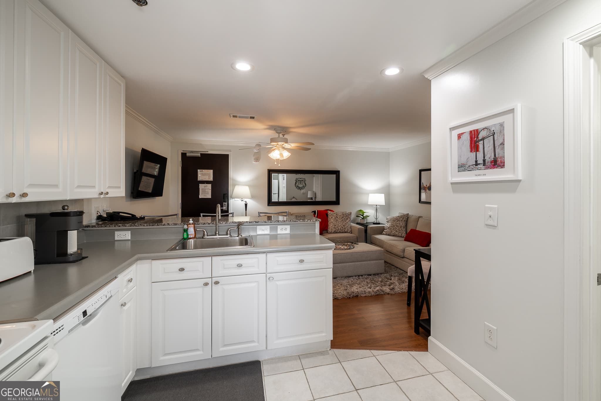 1 bedroom, 1 bathroom, 512 sq ft condominium for sale at 250 W Broad Street 708, Athens, GA 30601 — photo 9