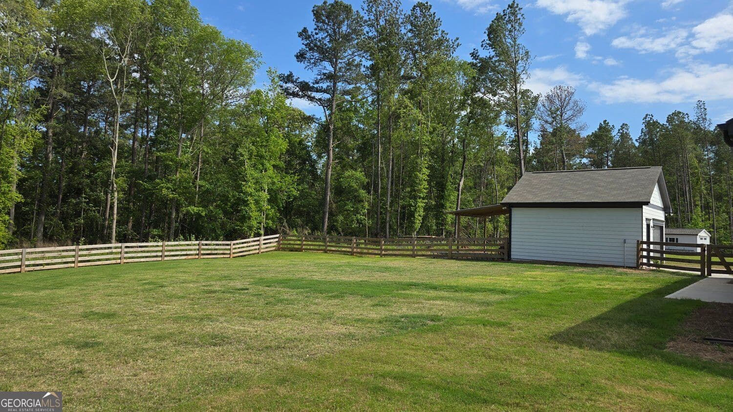 4 bedroom, 3 bathroom, 2,538 sq ft single family residence for sale at 2321 Margaux Court, Monroe, GA 30656 — photo 2