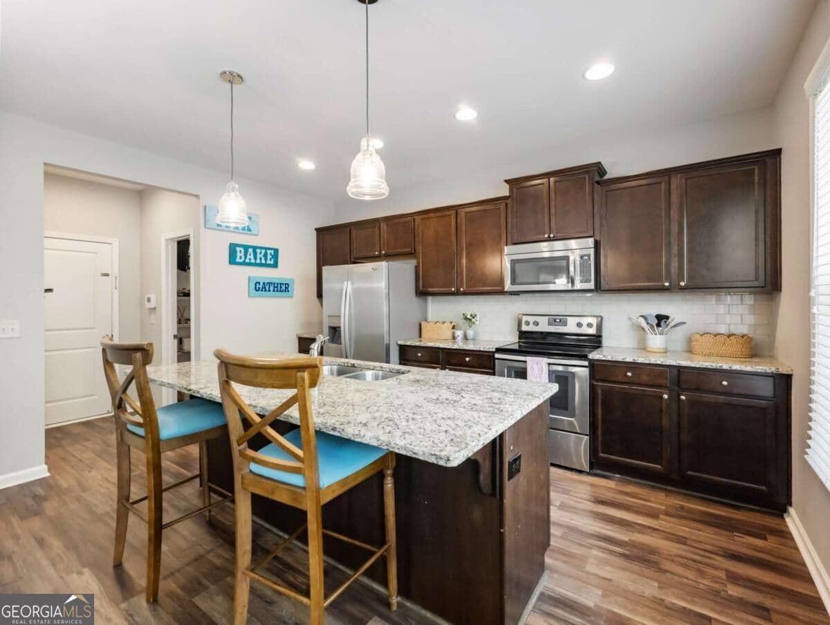 3 bedroom, 2.5 bathroom, 2,155 sq ft single family residence for sale at 5907 Waterway Place, Flowery Branch, GA 30542 — photo 10