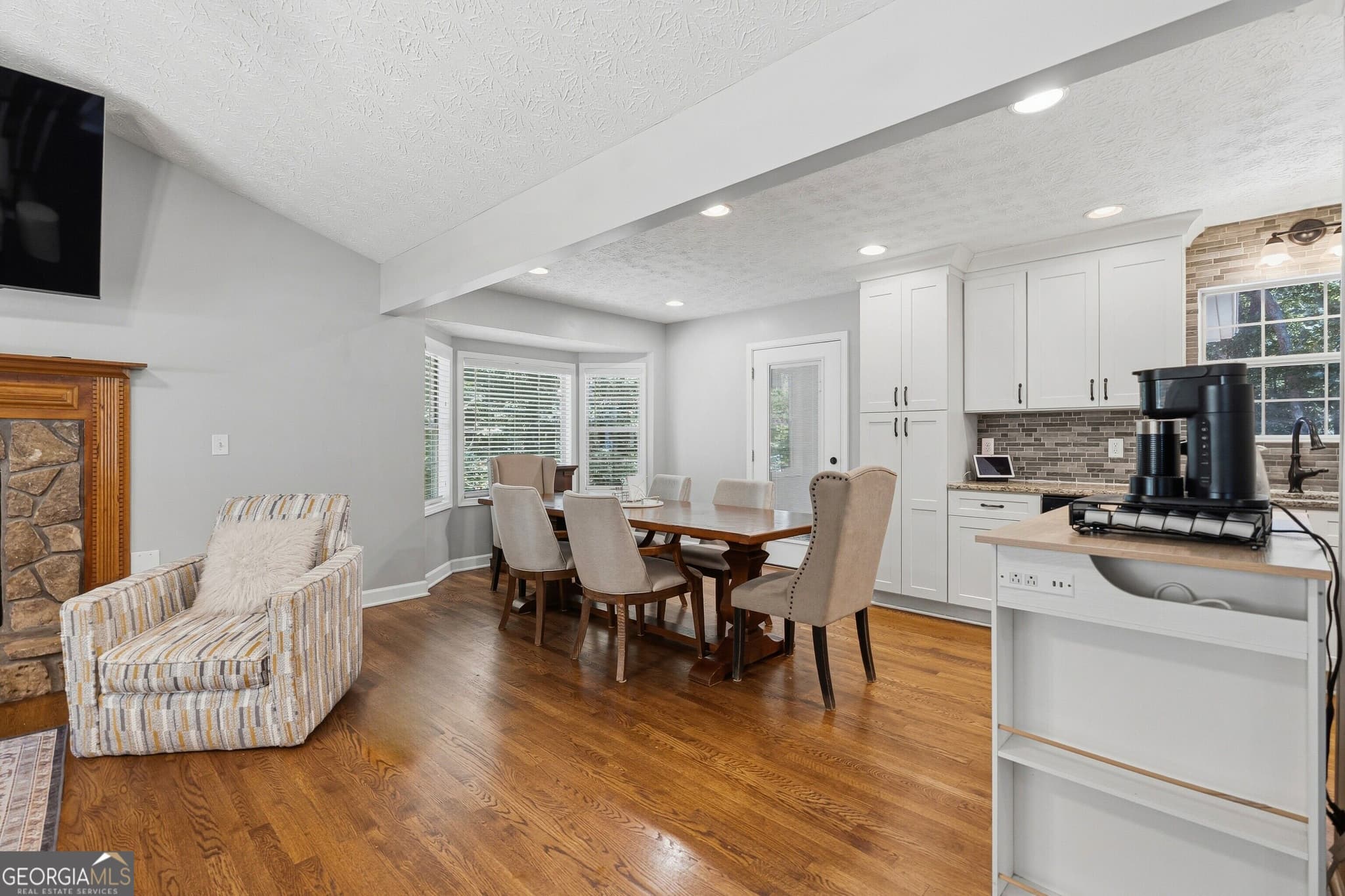 4 bedroom, 2 bathroom, 1,884 sq ft single family residence for sale at 1590 Kimberly Place, Canton, GA 30114 — photo 6