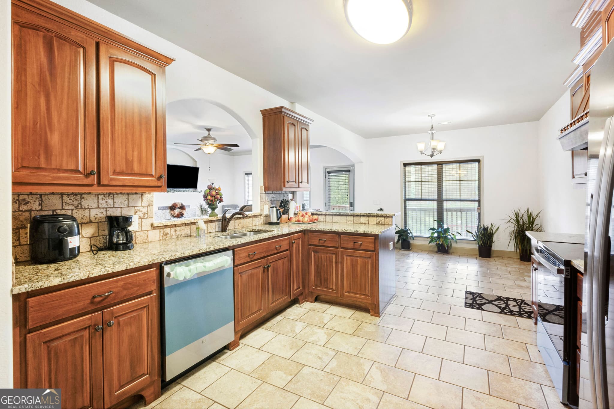 4 bedroom, 3 bathroom, 2,750 sq ft single family residence for sale at 241 Spring Hill Drive, Ellerslie, GA 31807 — photo 7