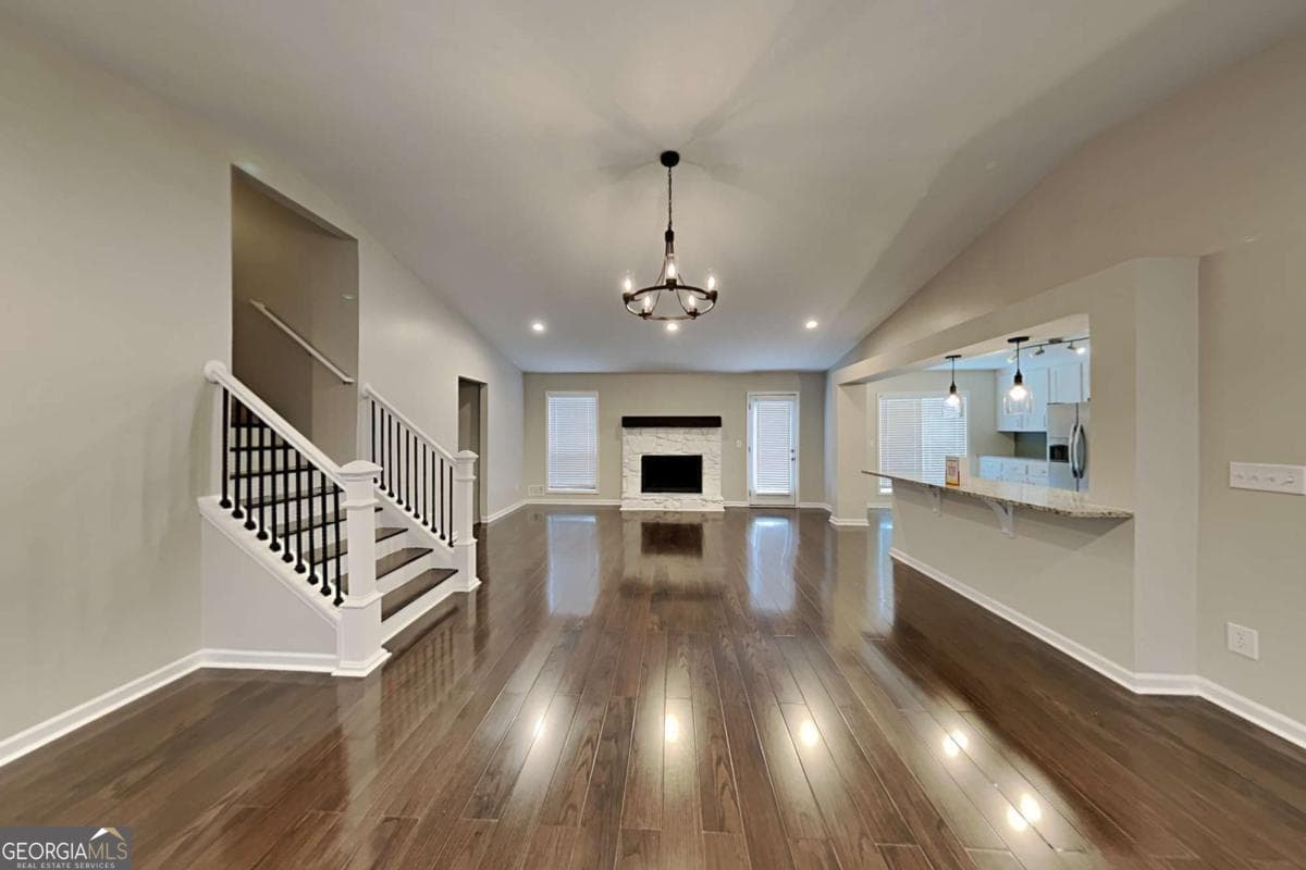 5 bedroom, 3 bathroom, 2,424 sq ft single family residence for sale at 2929 Manitoba Lane, Marietta, GA 30062 — photo 2