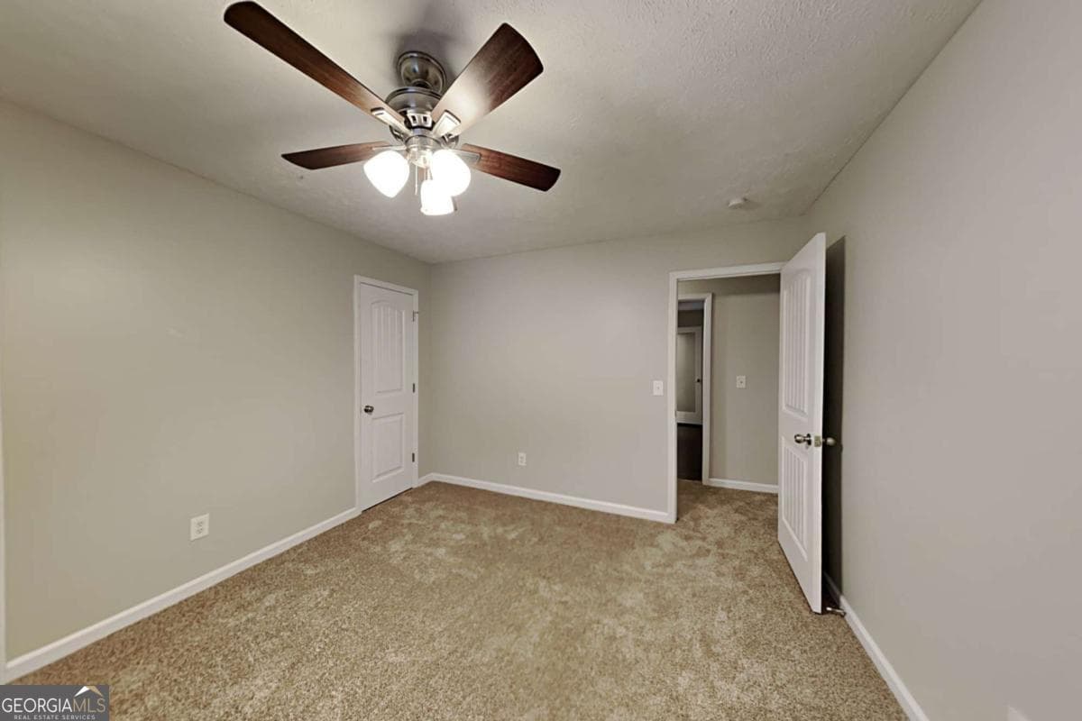 5 bedroom, 3 bathroom, 2,424 sq ft single family residence for sale at 2929 Manitoba Lane, Marietta, GA 30062 — photo 5