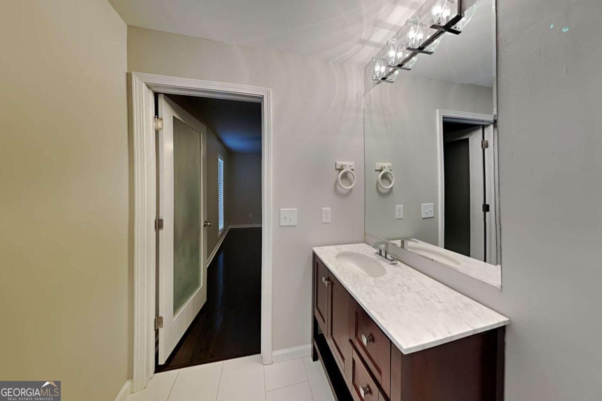 5 bedroom, 3 bathroom, 2,424 sq ft single family residence for sale at 2929 Manitoba Lane, Marietta, GA 30062 — photo 8