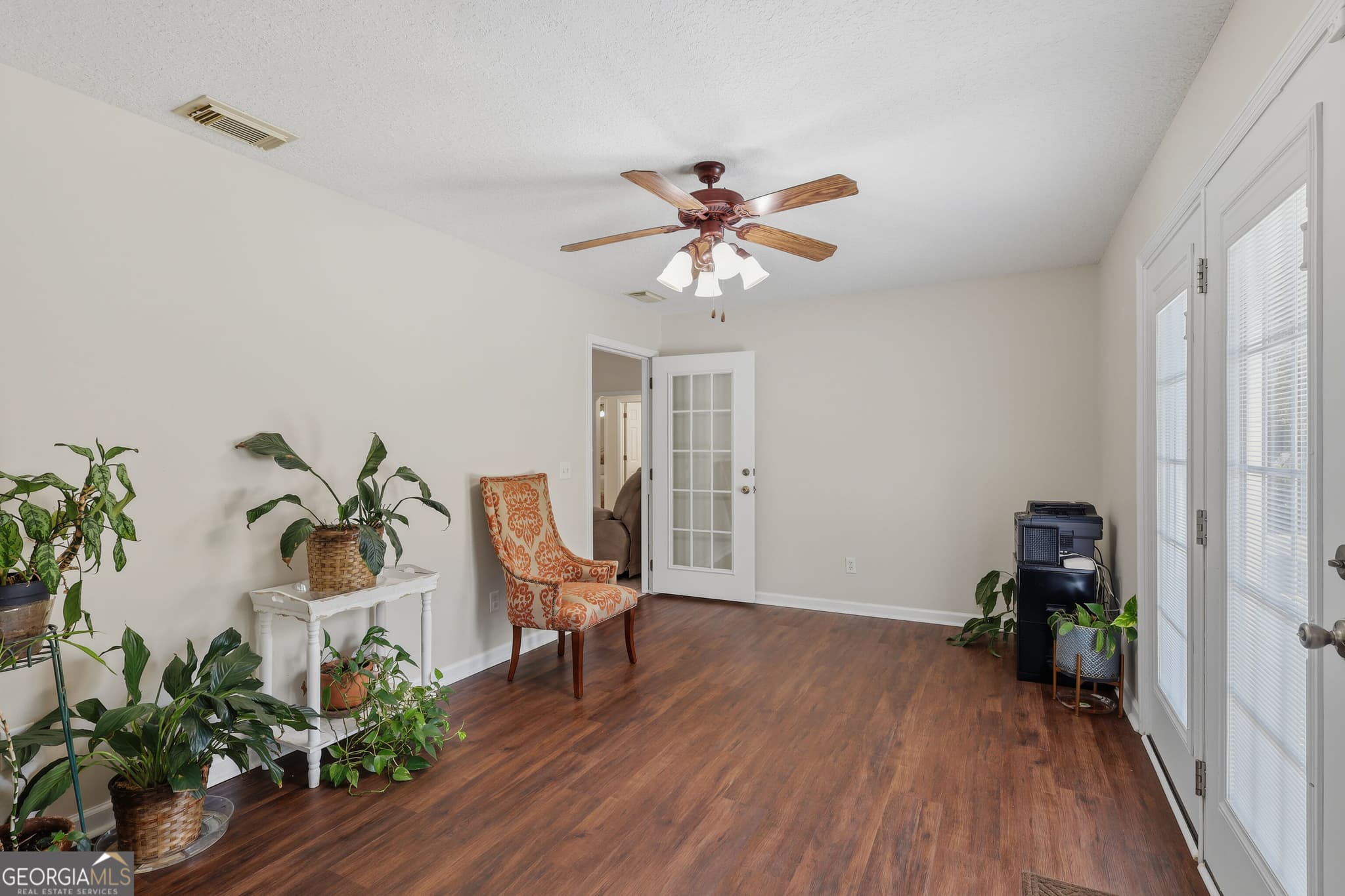 4 bedroom, 2 bathroom, 2,400 sq ft single family residence for sale at 9002 Oakfield Drive, Statesboro, GA 30461 — photo 6