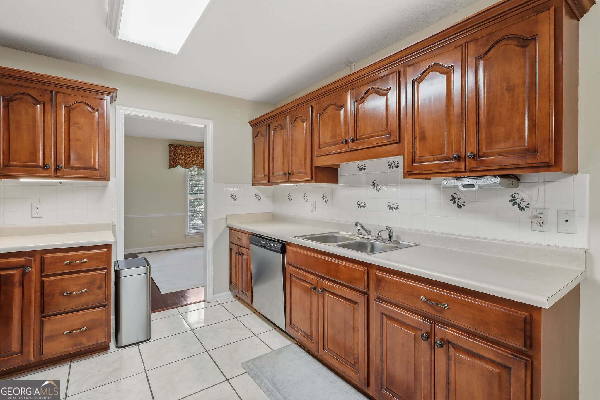4 bedroom, 2 bathroom, 2,400 sq ft single family residence for sale at 9002 Oakfield Drive, Statesboro, GA 30461 — photo 3