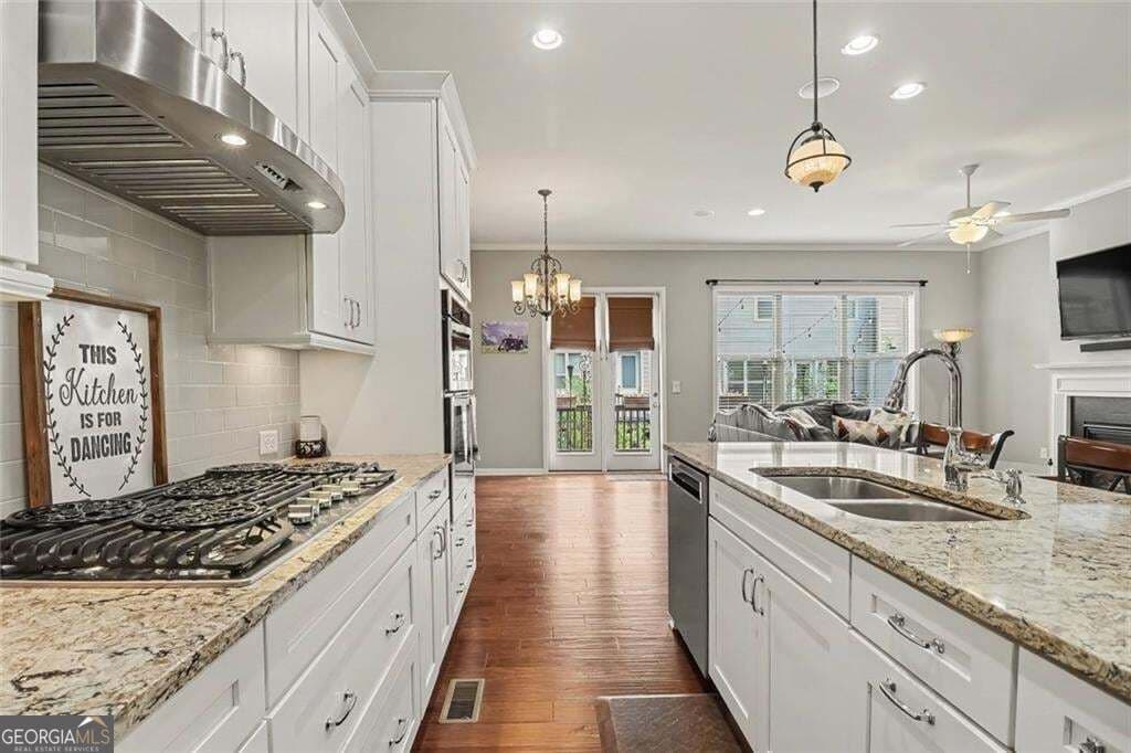 3 bedroom, 3.5 bathroom, 3,443 sq ft townhouse for sale at 1011 Milhaven Drive, Roswell, GA 30076 — photo 8