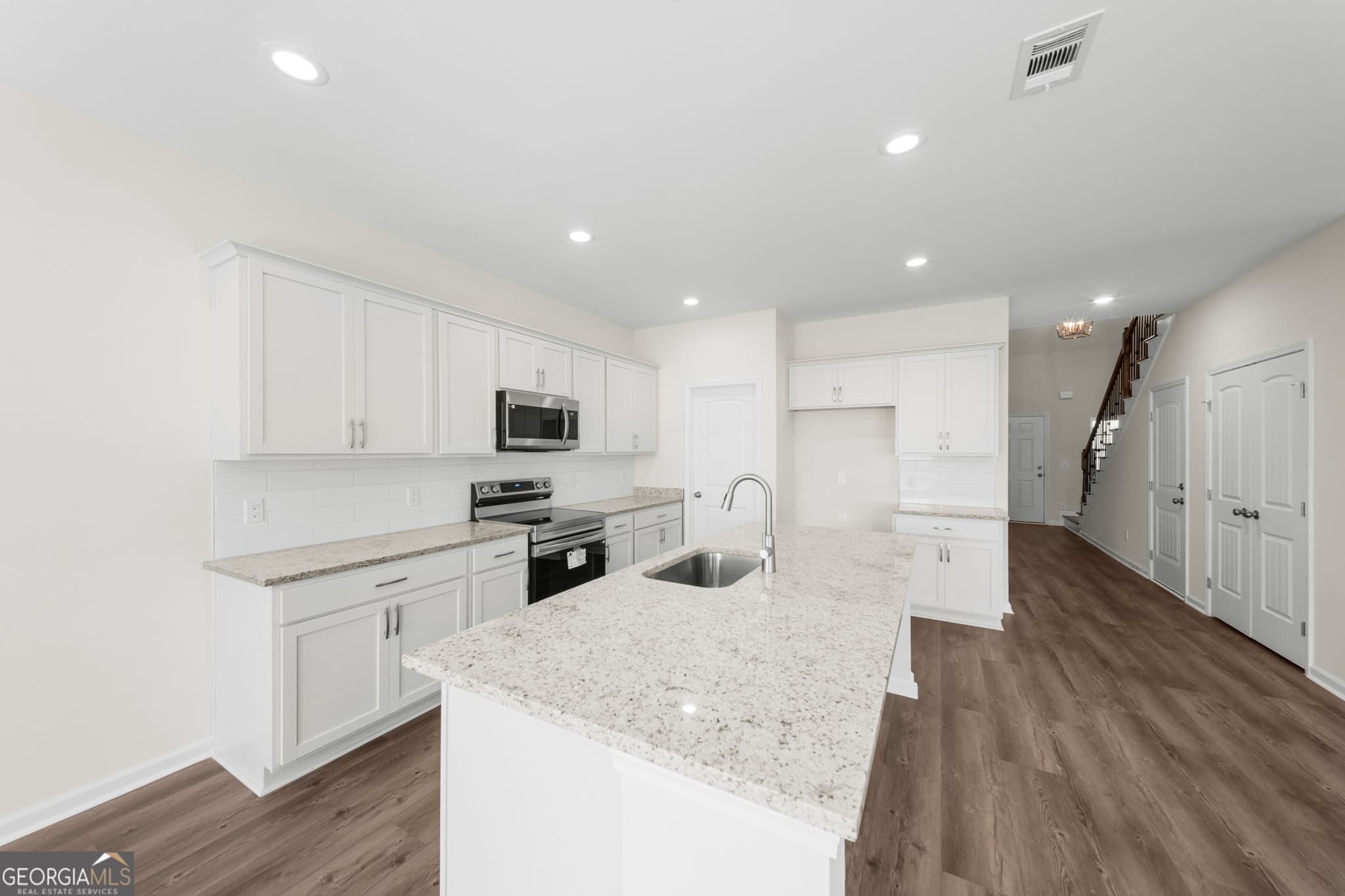 4 bedroom, 3 bathroom, 2,029 sq ft single family residence for sale at 108 Lakeview Pines Way, Statesboro, GA 30461 — photo 6