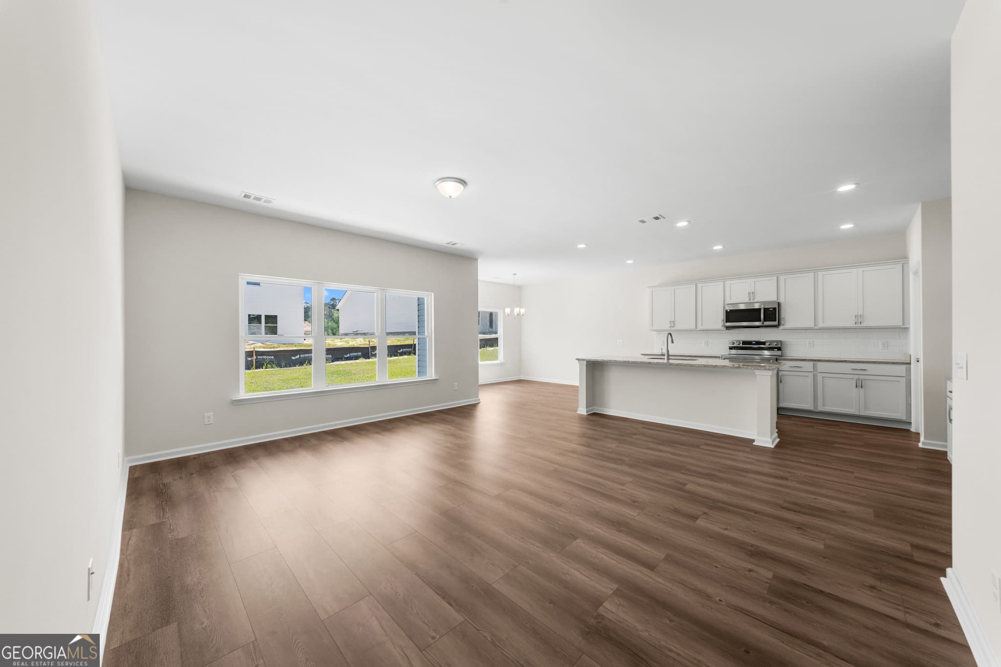 4 bedroom, 3 bathroom, 2,029 sq ft single family residence for sale at 108 Lakeview Pines Way, Statesboro, GA 30461 — photo 3