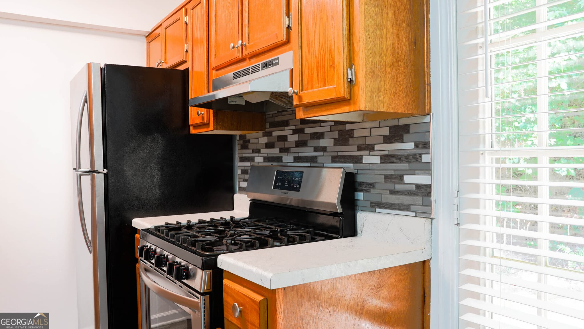 2 bedroom, 1 bathroom townhouse for sale at 405 Fairburn Road 17, Atlanta, GA 30331 — photo 4