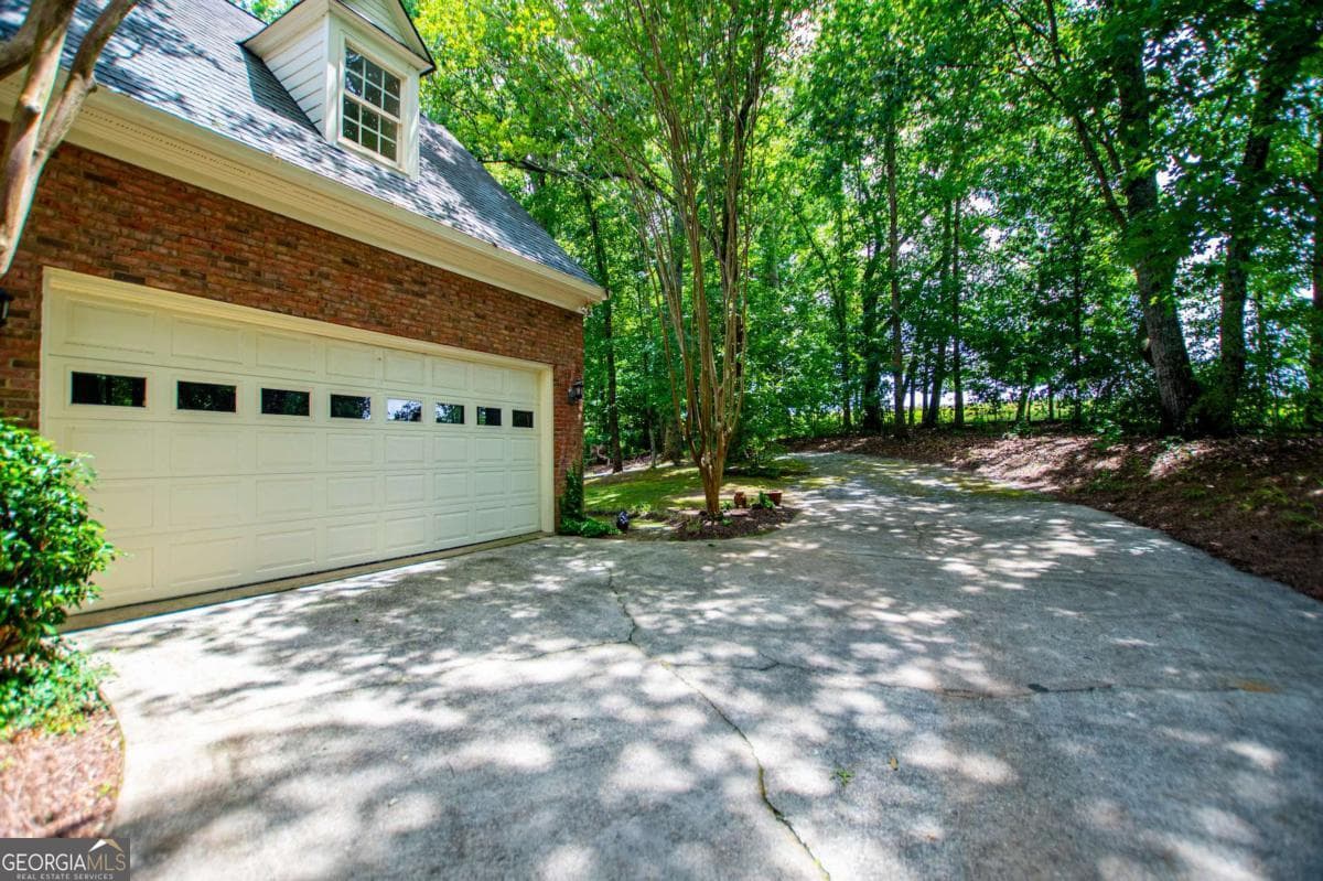 4 bedroom, 4.5 bathroom, 4,049 sq ft single family residence for sale at 36 London Way, Carrollton, GA 30116 — photo 3