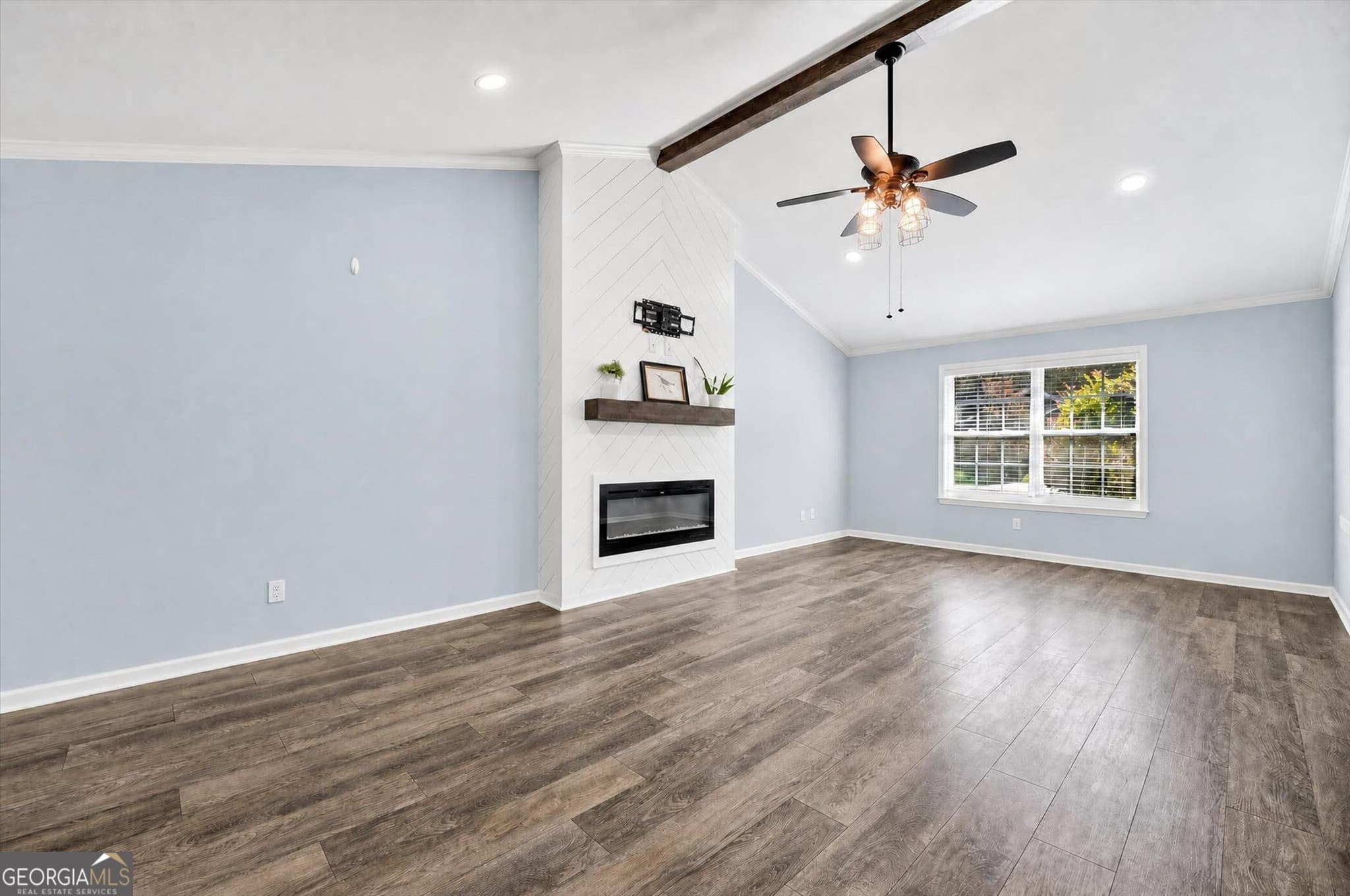 3 bedroom, 2 bathroom, 1,575 sq ft single family residence under contract at 214 Jefferson Circle, Allenhurst, GA 31301 — photo 6