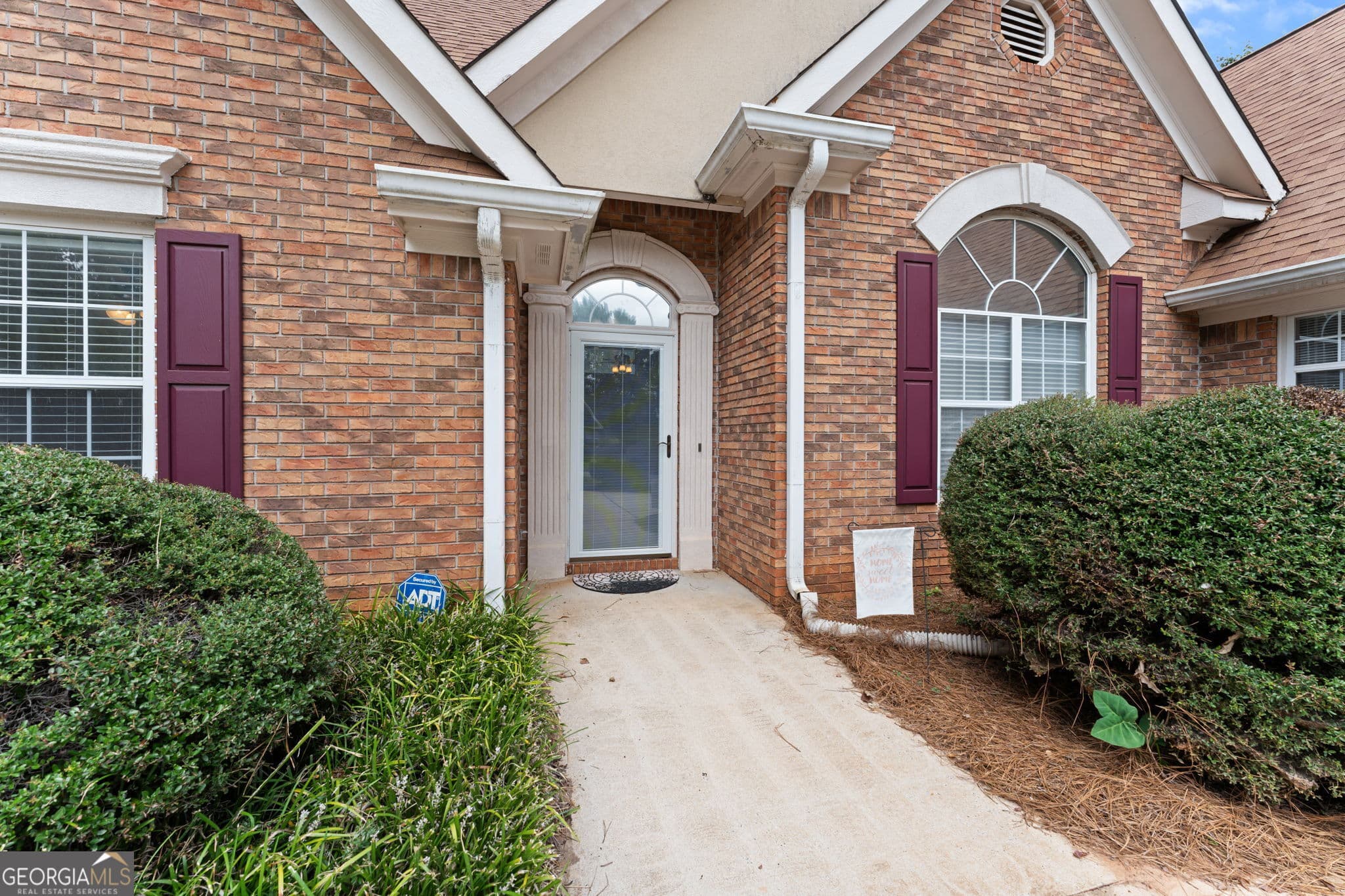 3 bedroom, 2.5 bathroom, 2,221 sq ft single family residence for sale at 302 Jubilee Circle, Bonaire, GA 31005 — photo 3