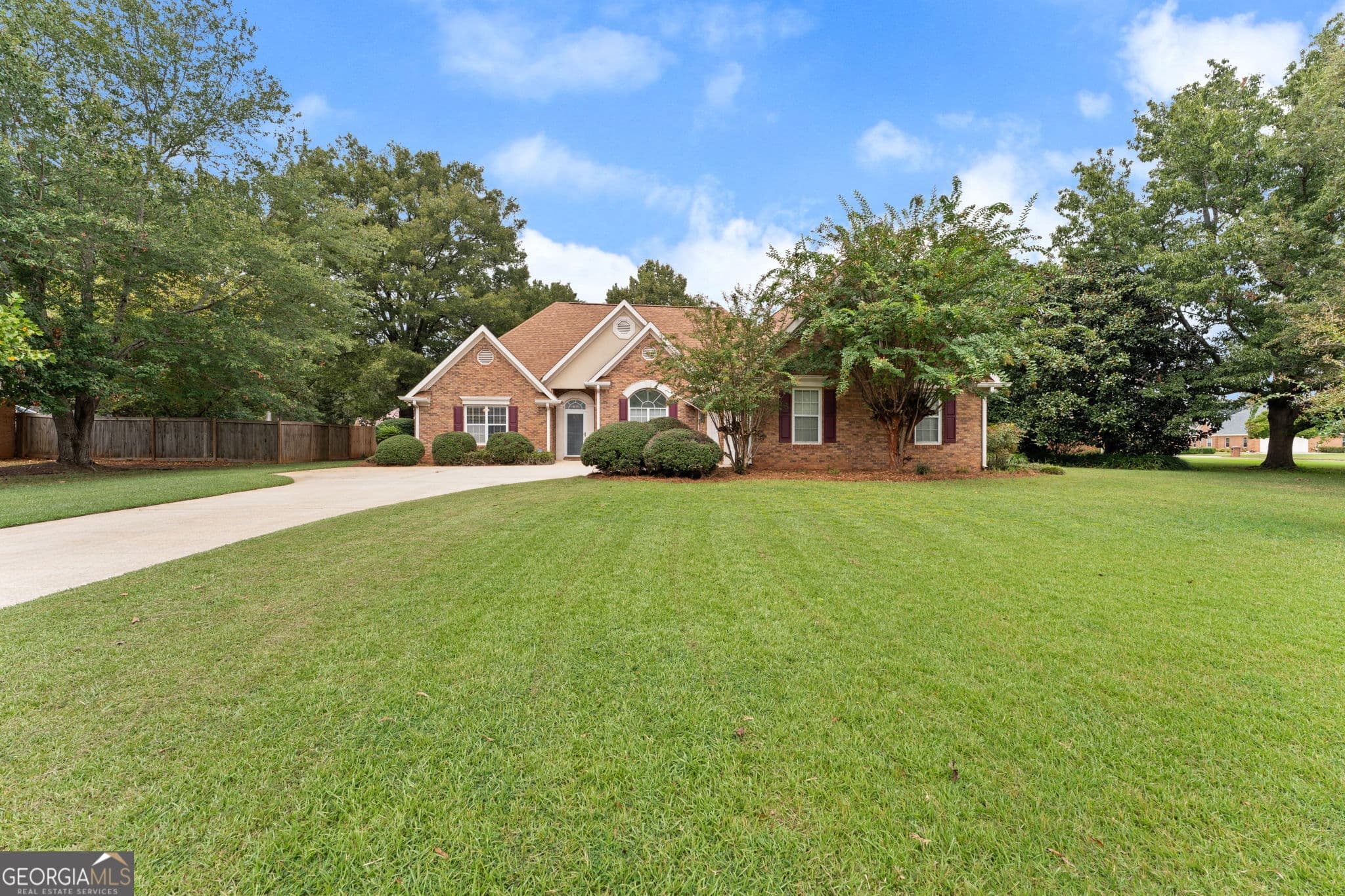 3 bedroom, 2.5 bathroom, 2,221 sq ft single family residence for sale at 302 Jubilee Circle, Bonaire, GA 31005