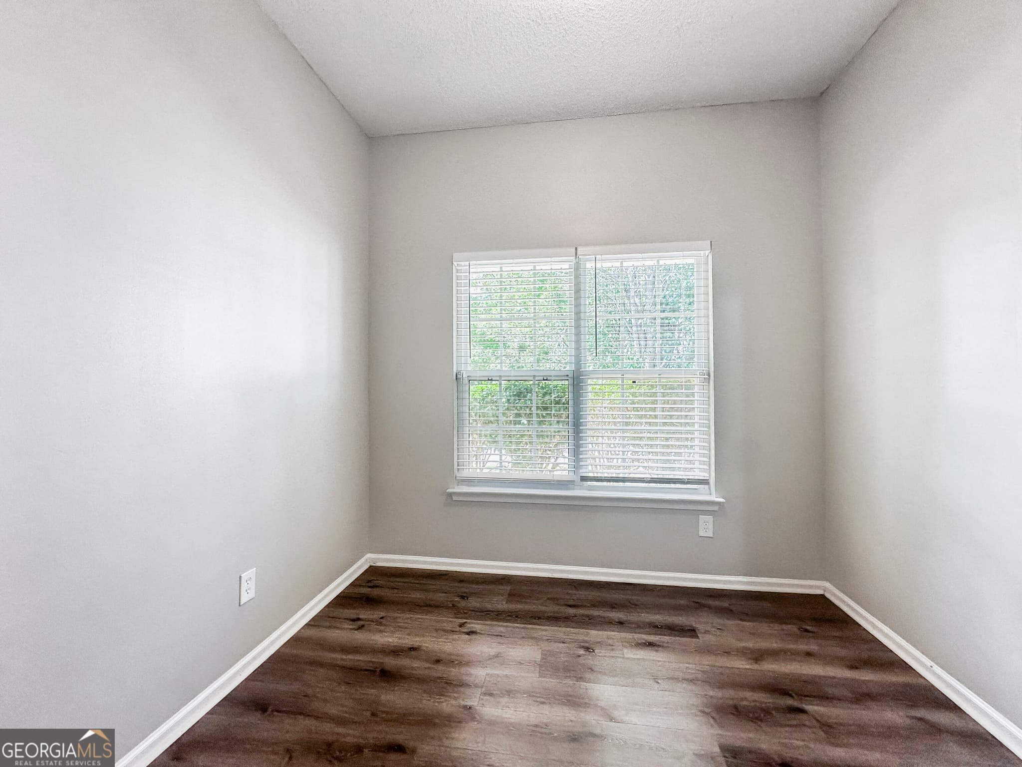 4 bedroom, 3 bathroom, 4,148 sq ft single family residence for rent at 5021 Serenity Point Lane, Villa Rica, GA 30180 for $1,995 a month — photo 6