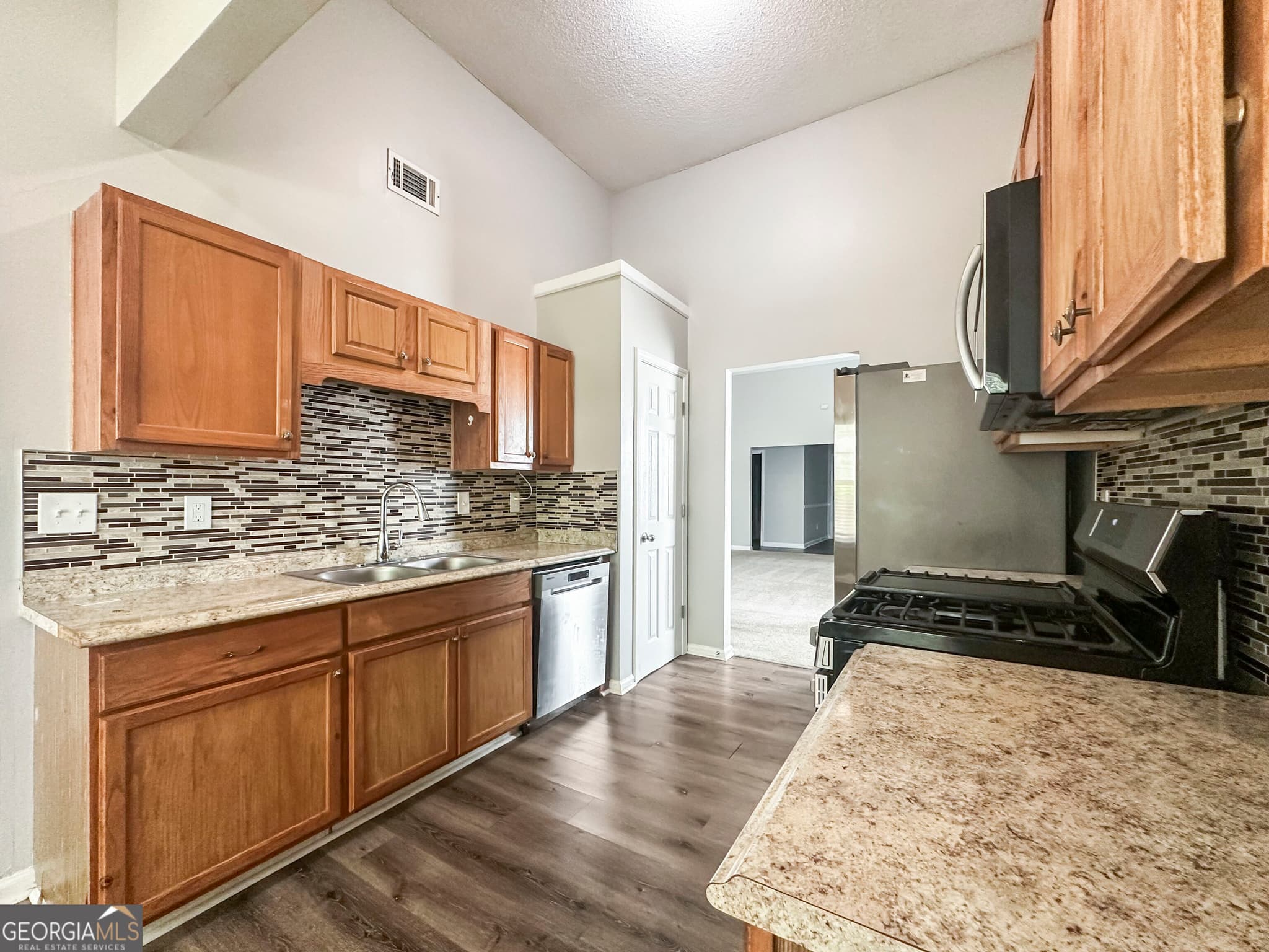 4 bedroom, 3 bathroom, 4,148 sq ft single family residence for rent at 5021 Serenity Point Lane, Villa Rica, GA 30180 for $1,995 a month — photo 8