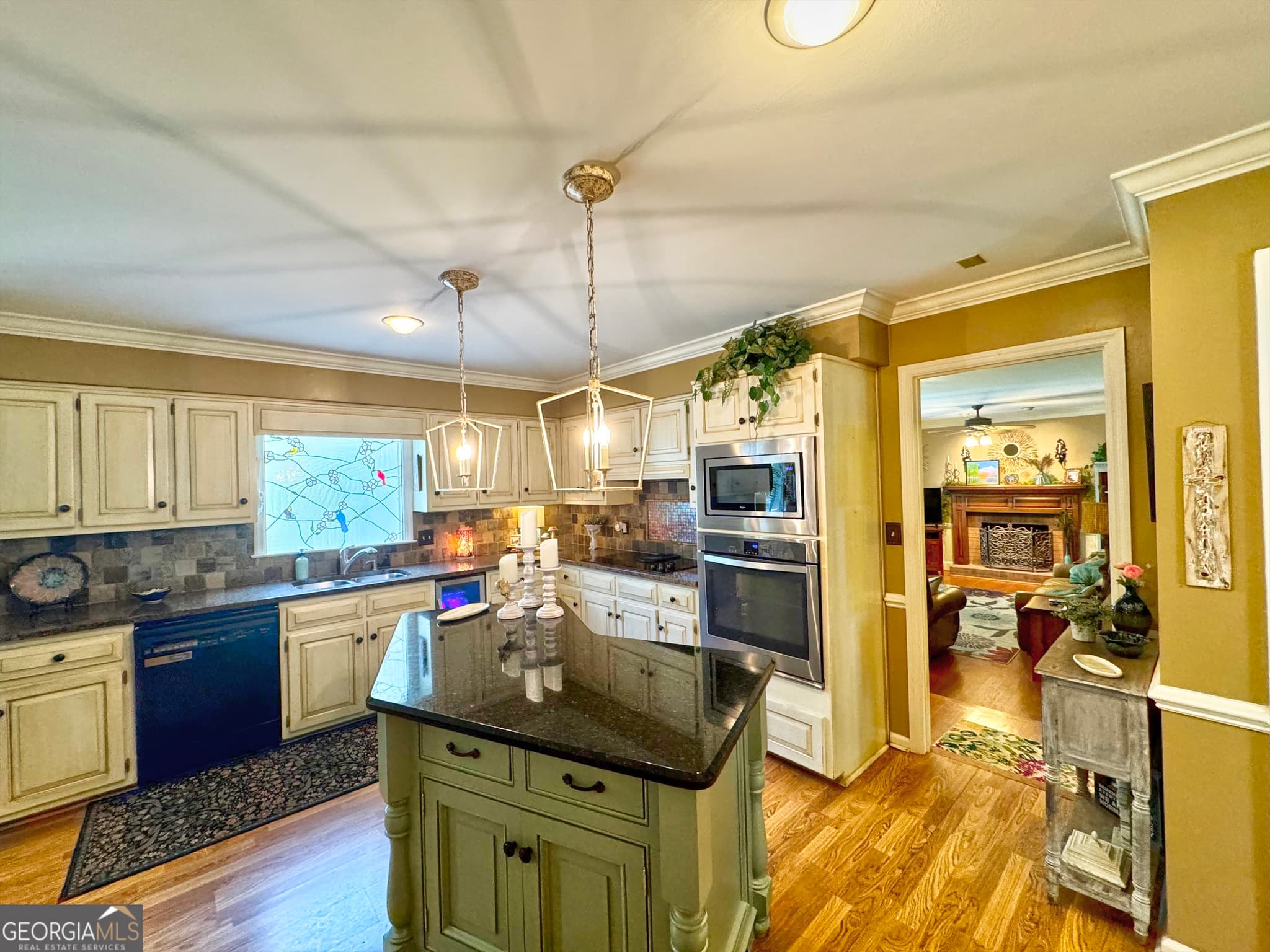 4 bedroom, 2.5 bathroom, 3,088 sq ft single family residence for sale at 1018 Riverside Drive, Lagrange, GA 30240 — photo 4