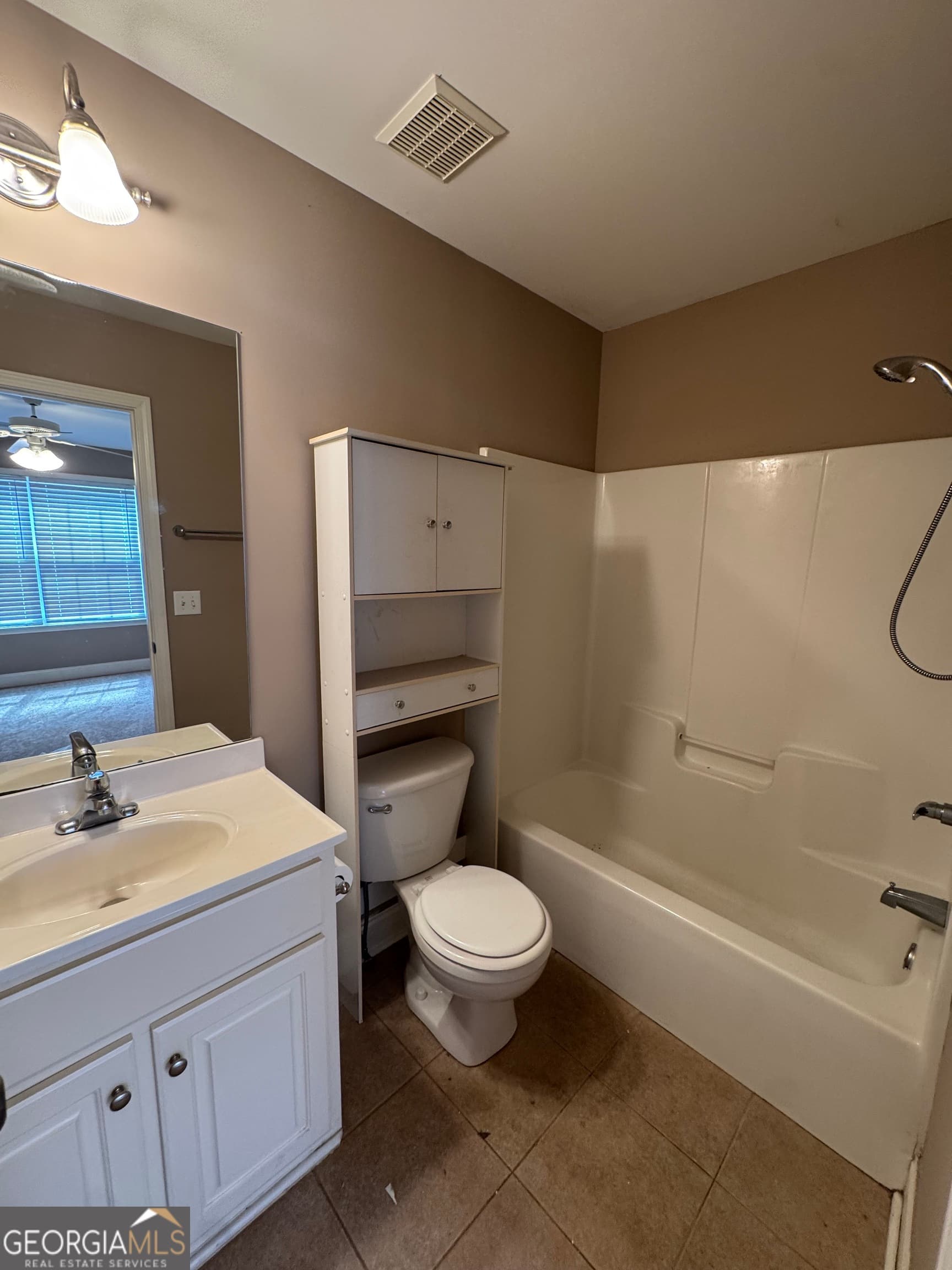2 bedroom, 2.5 bathroom, 1,184 sq ft townhouse for rent at 460 Barnett Shoals Road F6, Athens, GA 30605 for $1,525 a month — photo 7