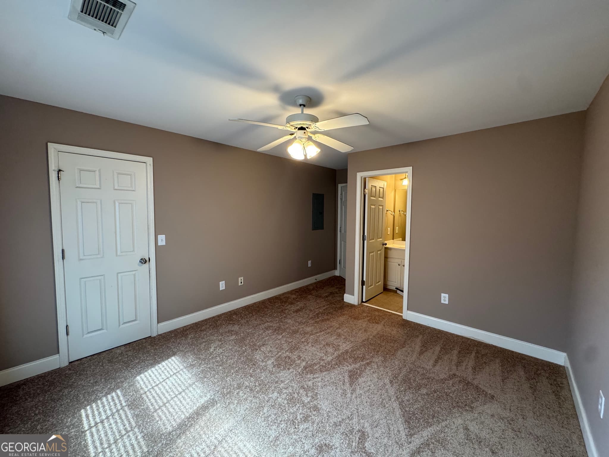 2 bedroom, 2.5 bathroom, 1,184 sq ft townhouse for rent at 460 Barnett Shoals Road F6, Athens, GA 30605 for $1,525 a month — photo 10