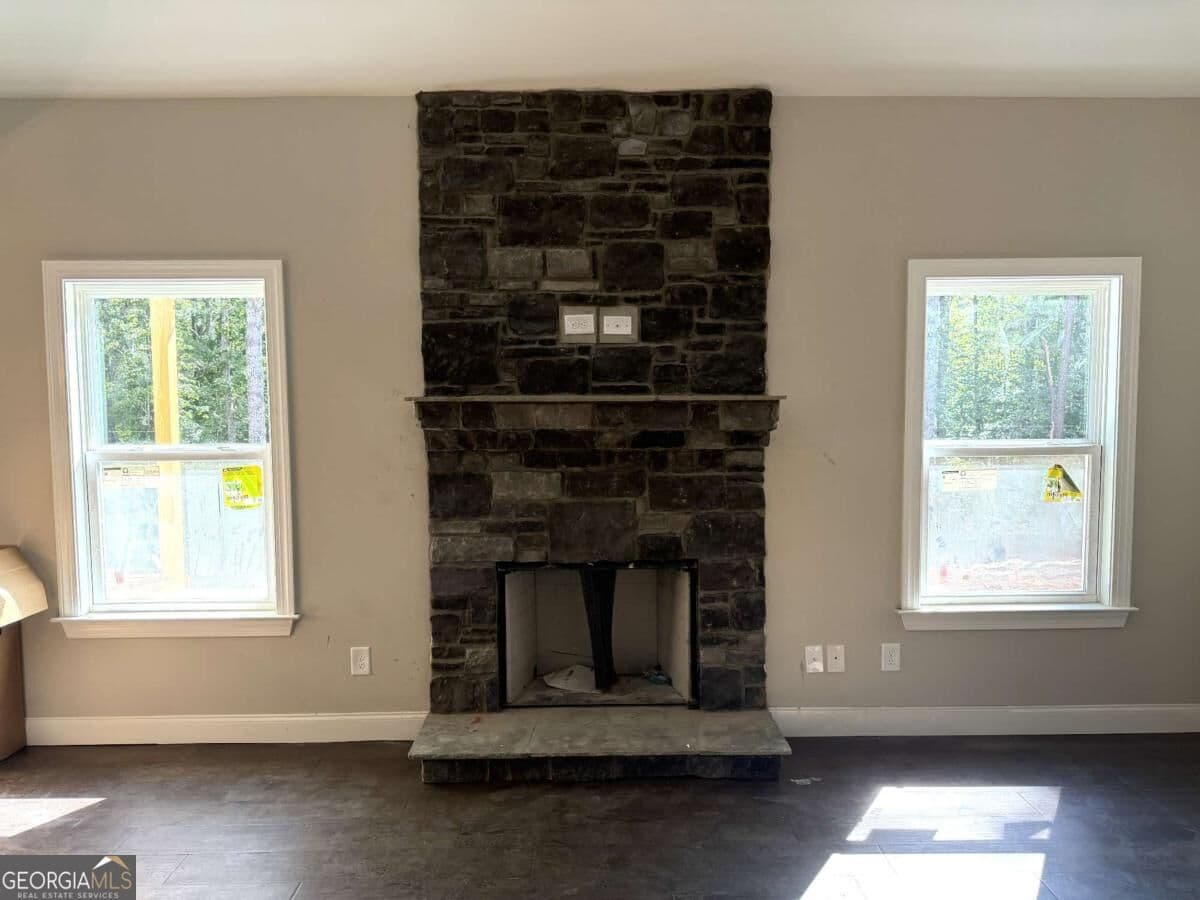 4 bedroom, 2.5 bathroom, 2,160 sq ft single family residence for sale at 303 Spring Lake Cove, White, GA 30184 — photo 3