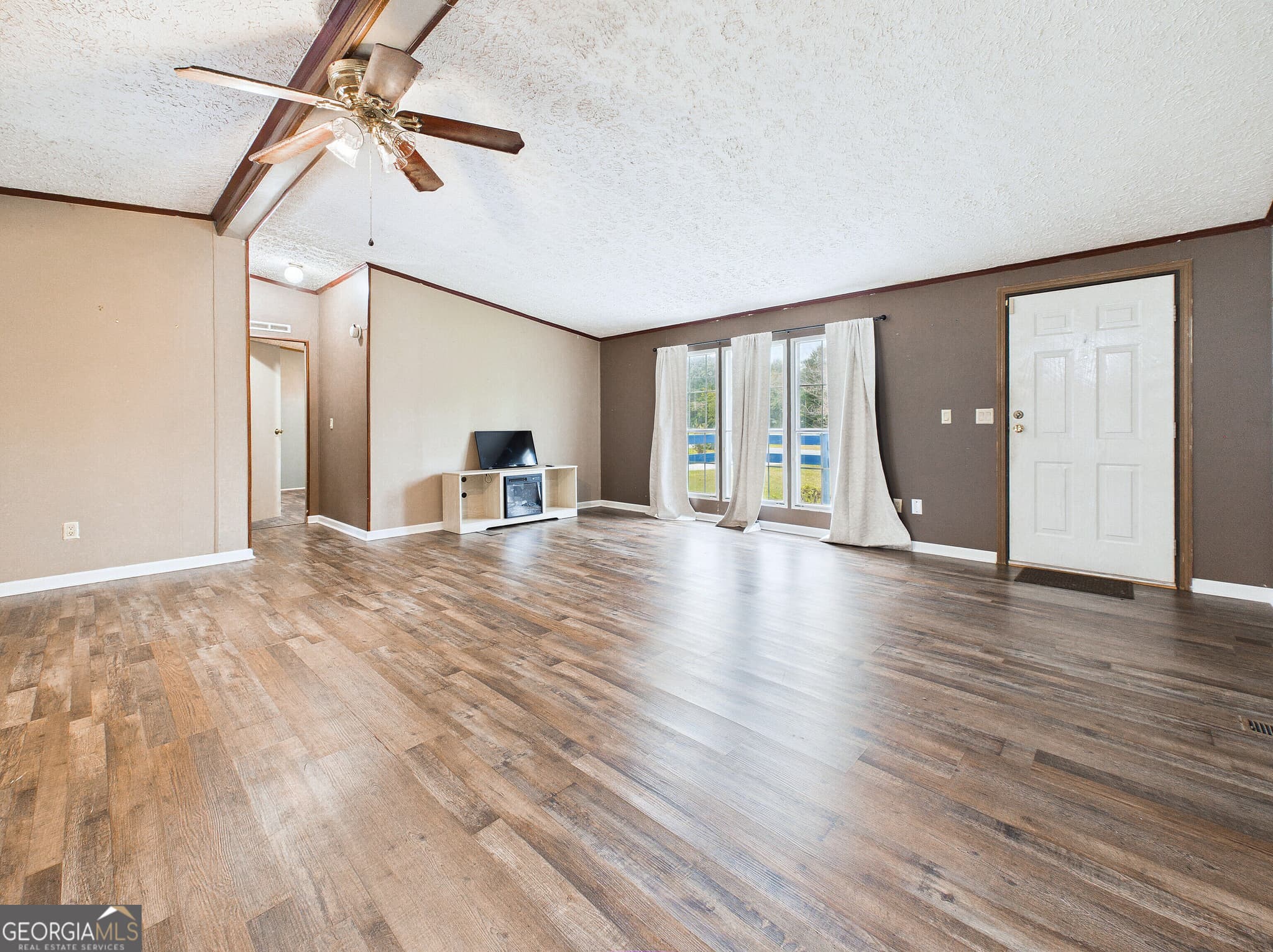 3 bedroom, 2 bathroom, 1,836 sq ft manufactured home,single family residence for sale at 360 Hayes Road, Byron, GA 31008 — photo 9