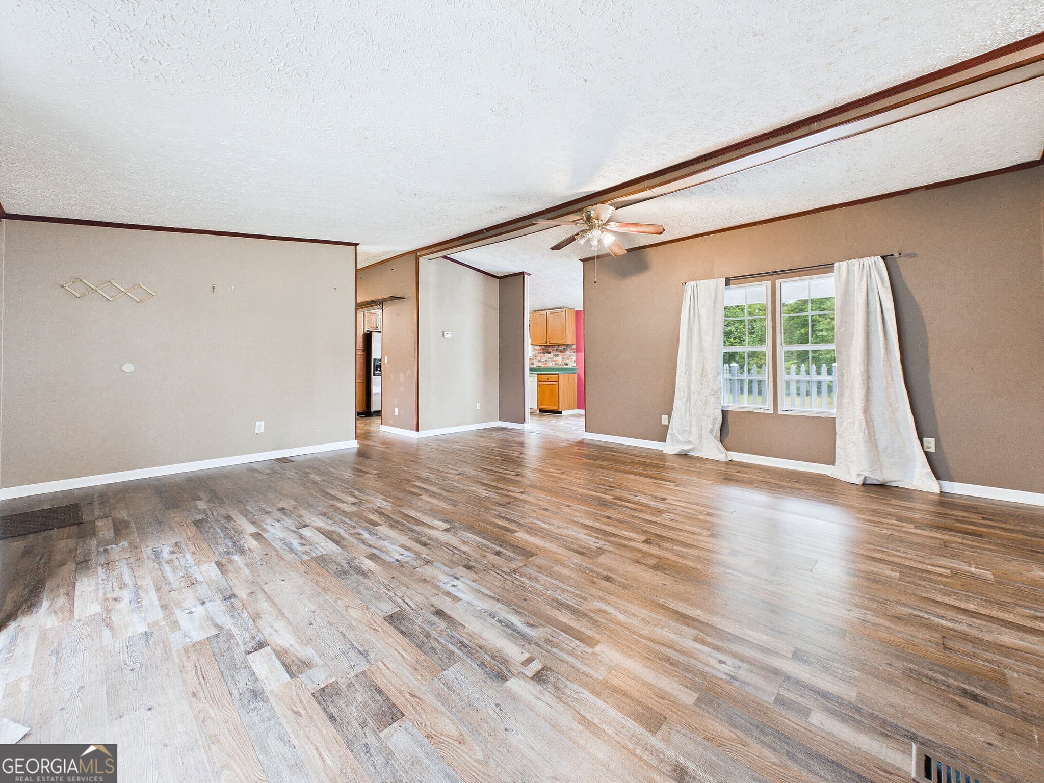 3 bedroom, 2 bathroom, 1,836 sq ft manufactured home,single family residence for sale at 360 Hayes Road, Byron, GA 31008 — photo 8