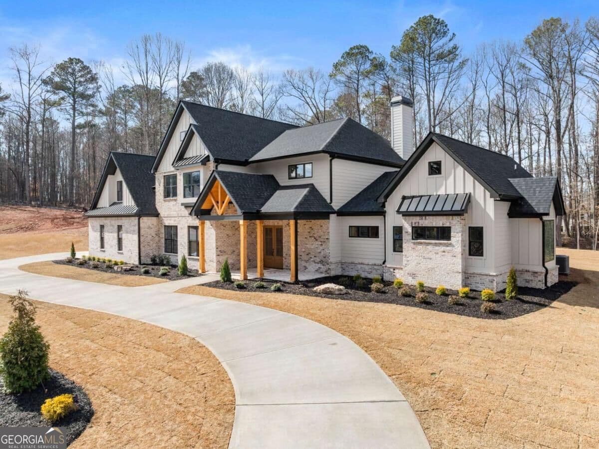 4 bedroom, 4.5 bathroom single family residence for sale at 1178 Pinnacle Drive, Hoschton, GA 30548 — photo 4