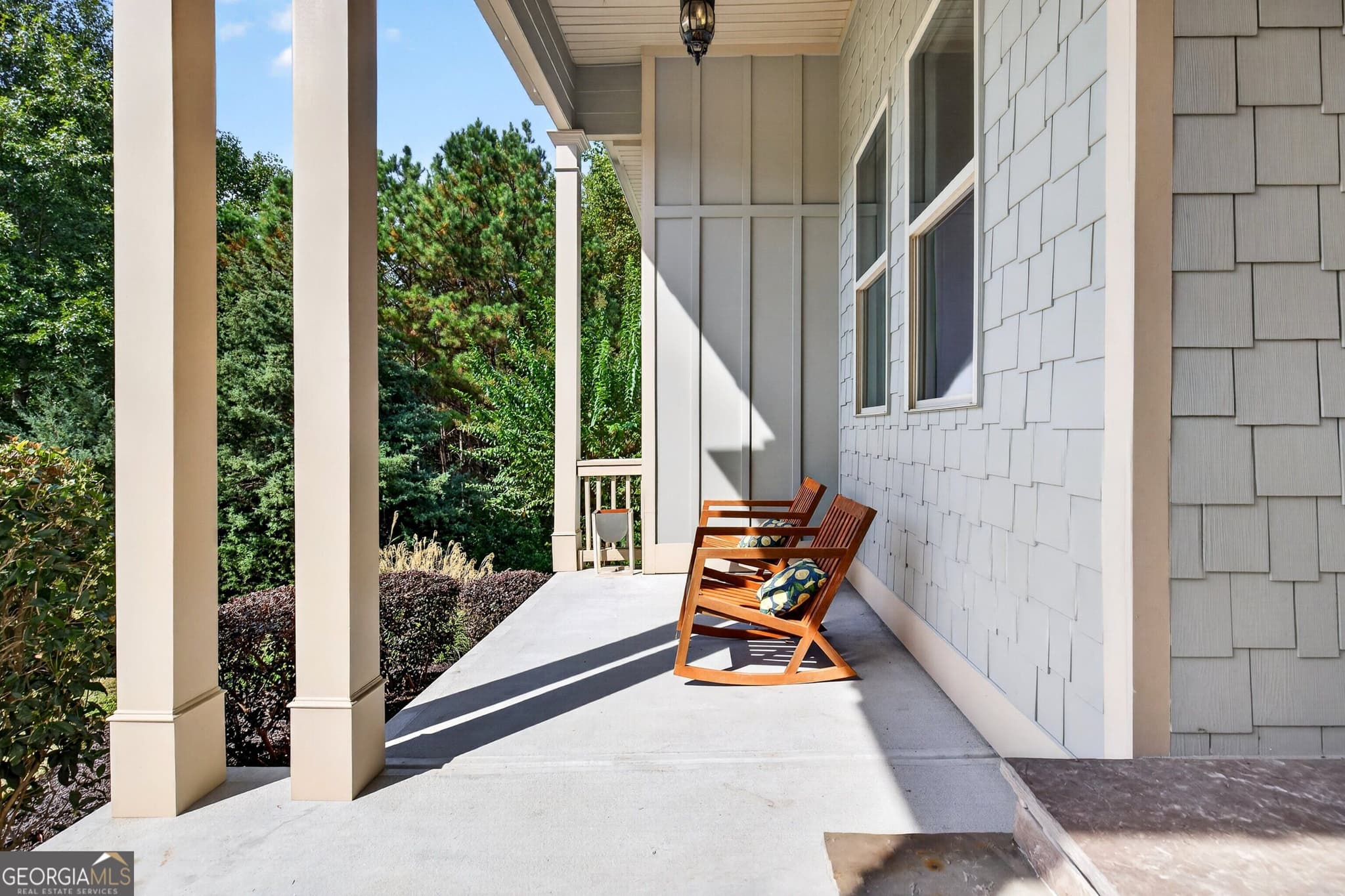 6 bedroom, 5.5 bathroom, 6,505 sq ft single family residence for sale at 565 Arbor Springs Parkway, Newnan, GA 30265 — photo 3