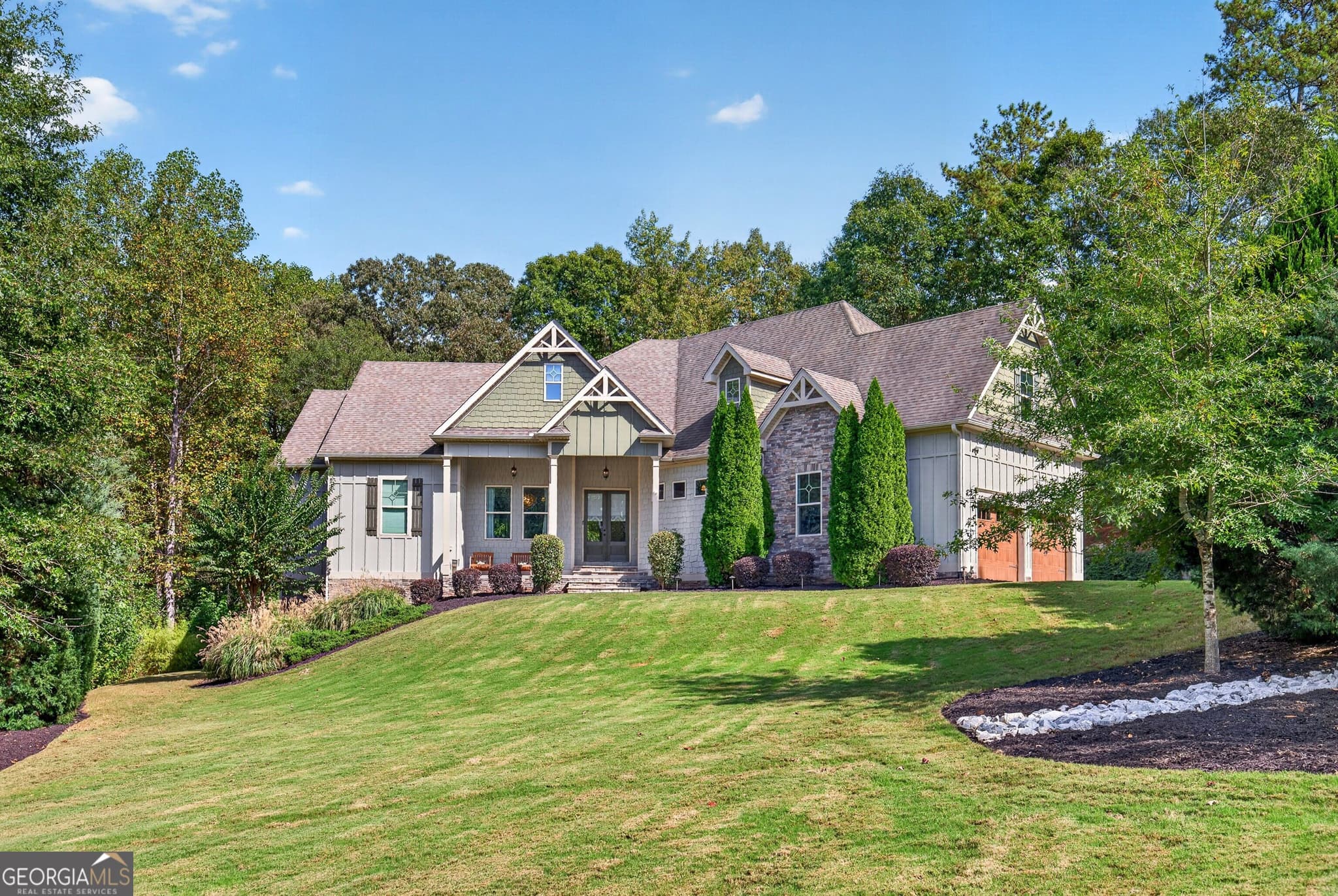 6 bedroom, 5.5 bathroom, 6,505 sq ft single family residence for sale at 565 Arbor Springs Parkway, Newnan, GA 30265 — photo 1 of 86