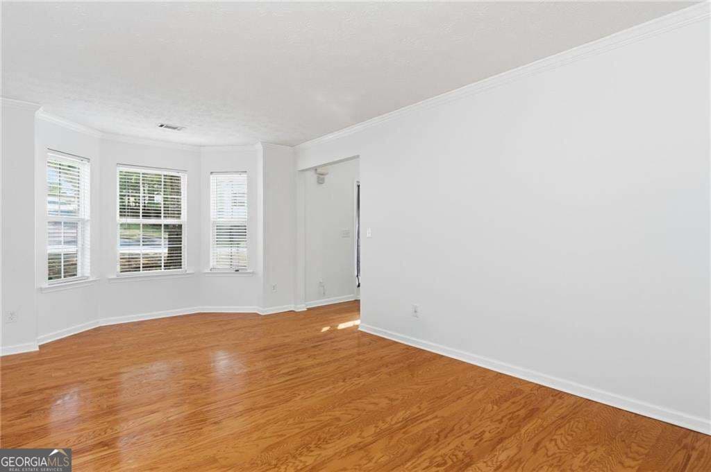 5 bedroom, 3.5 bathroom, 3,658 sq ft single family residence for sale at 5492 Skylar Creek Lane, Buford, GA 30518 — photo 4