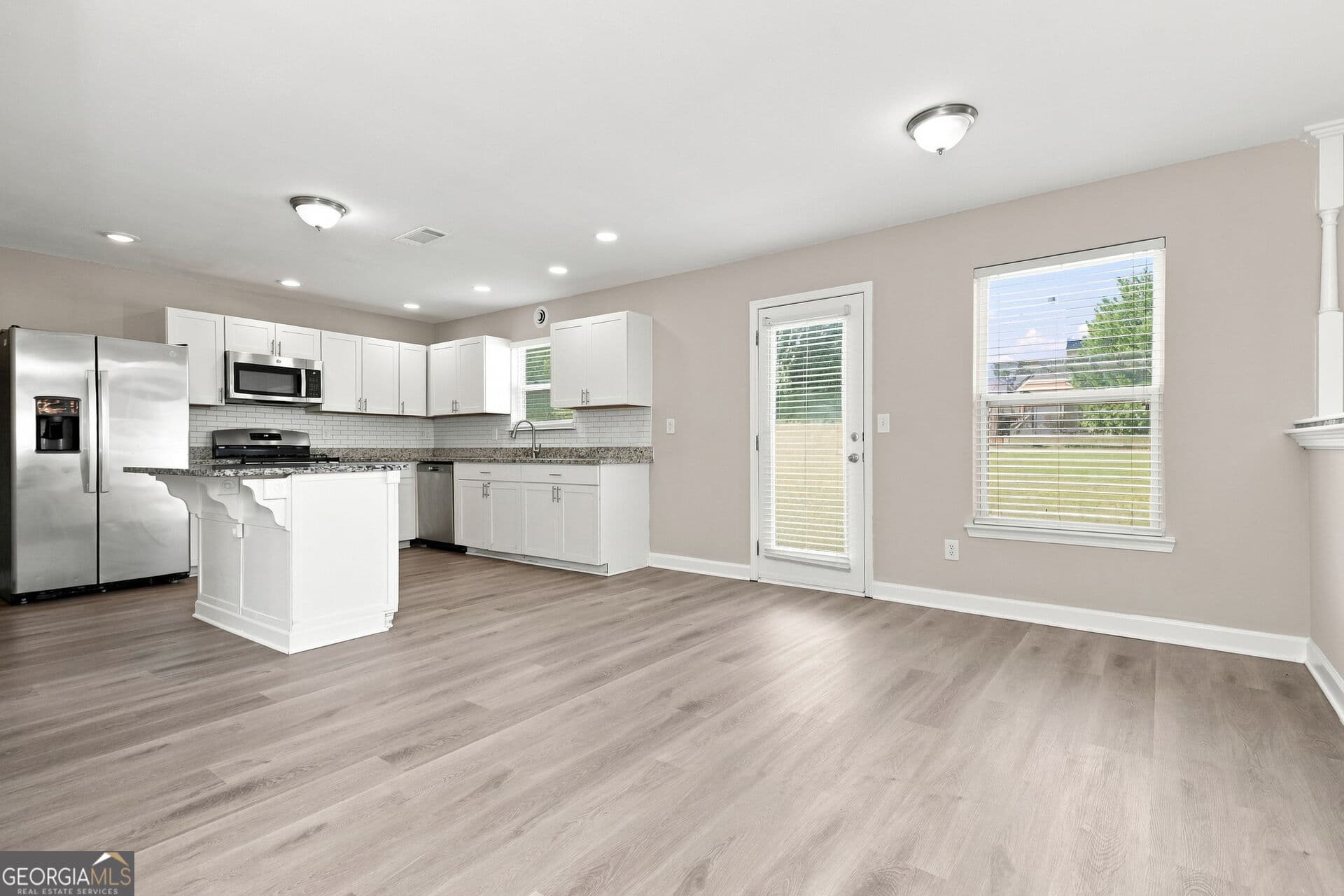6 bedroom, 3 bathroom, 3,606 sq ft single family residence for sale at 406 Grier Drive, Locust Grove, GA 30248 — photo 5