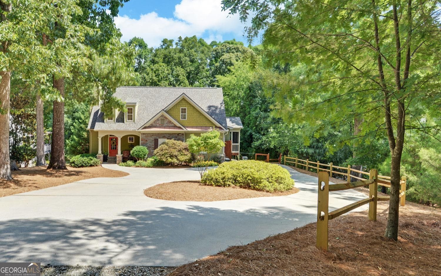 5 bedroom, 3.5 bathroom, 4,033 sq ft single family residence for sale at 819 Tranquility Lane, Hartwell, GA 30643 — photo 4