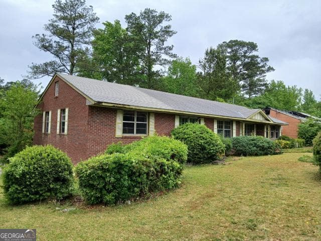 4 bedroom, 2.5 bathroom, 2,707 sq ft single family residence for sale at 2107 Burnside Drive, Columbus, GA 31907 — photo 2